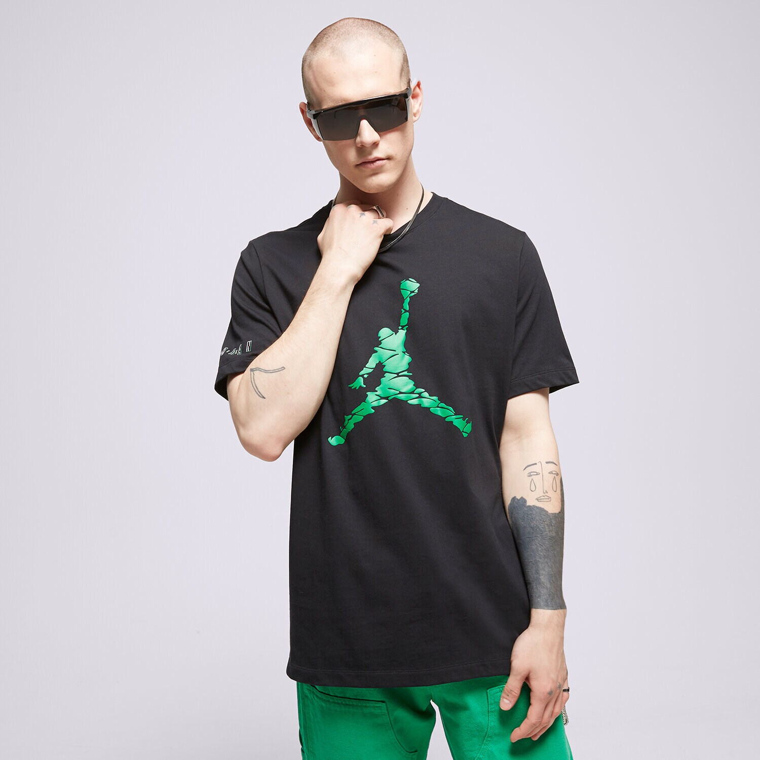 Moška majica s kratkimi rokavi JORDAN T-SHIRT M J ESS SS CREW 3 DX9581-010 črna