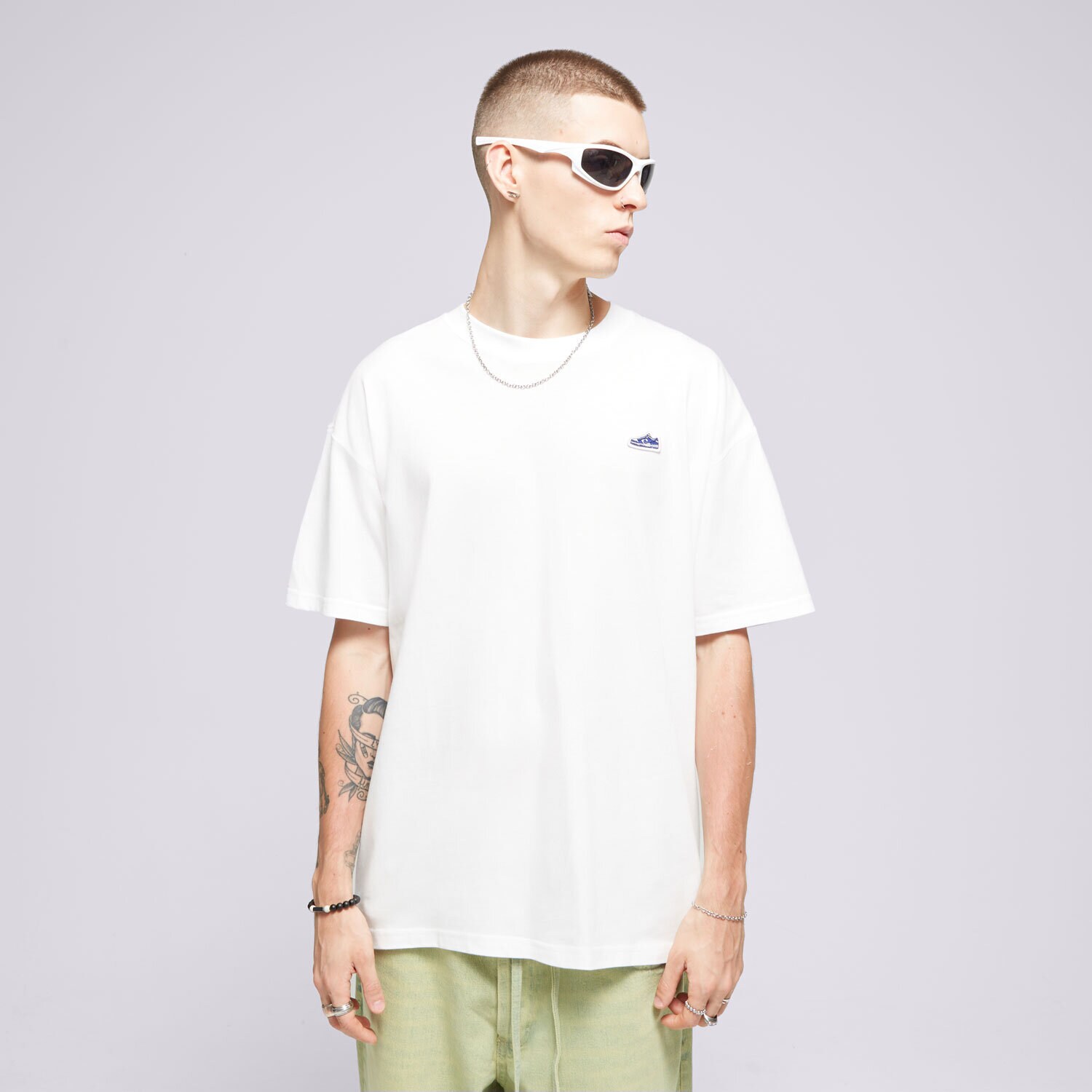 Moška majica s kratkimi rokavi NIKE T-SHIRT M NSW TEE M90 LBR PATCH FV3751-100 bela