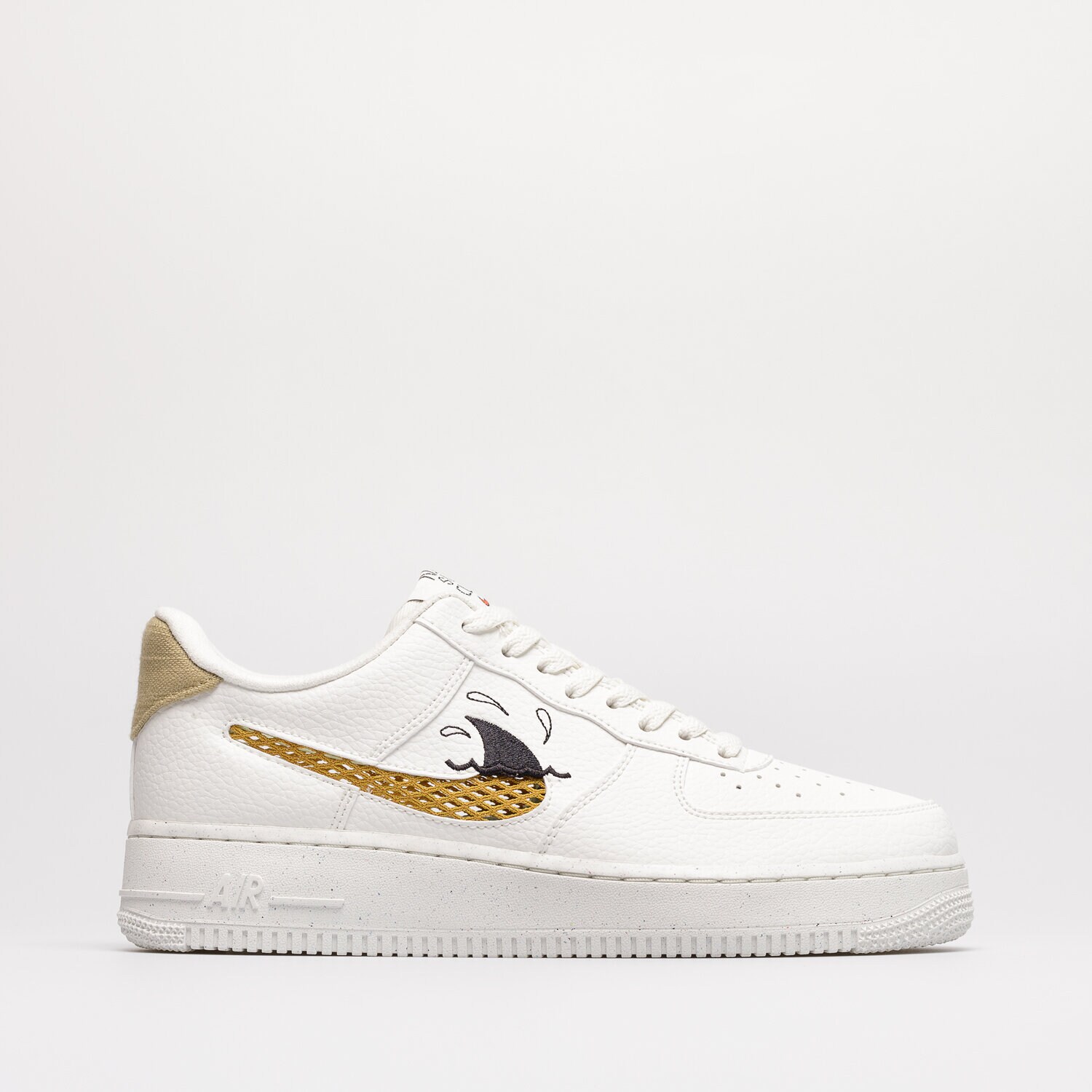 Moški superge NIKE AIR FORCE 1 '07 LV8 NN DM0117-100 bela