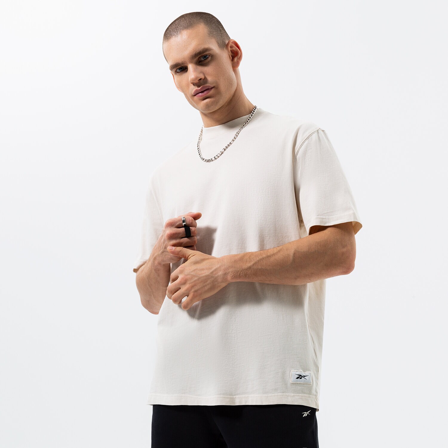 Moška majica s kratkimi rokavi REEBOK T-SHIRT CLASSIC NATURAL DYE TEE HG1586 bela