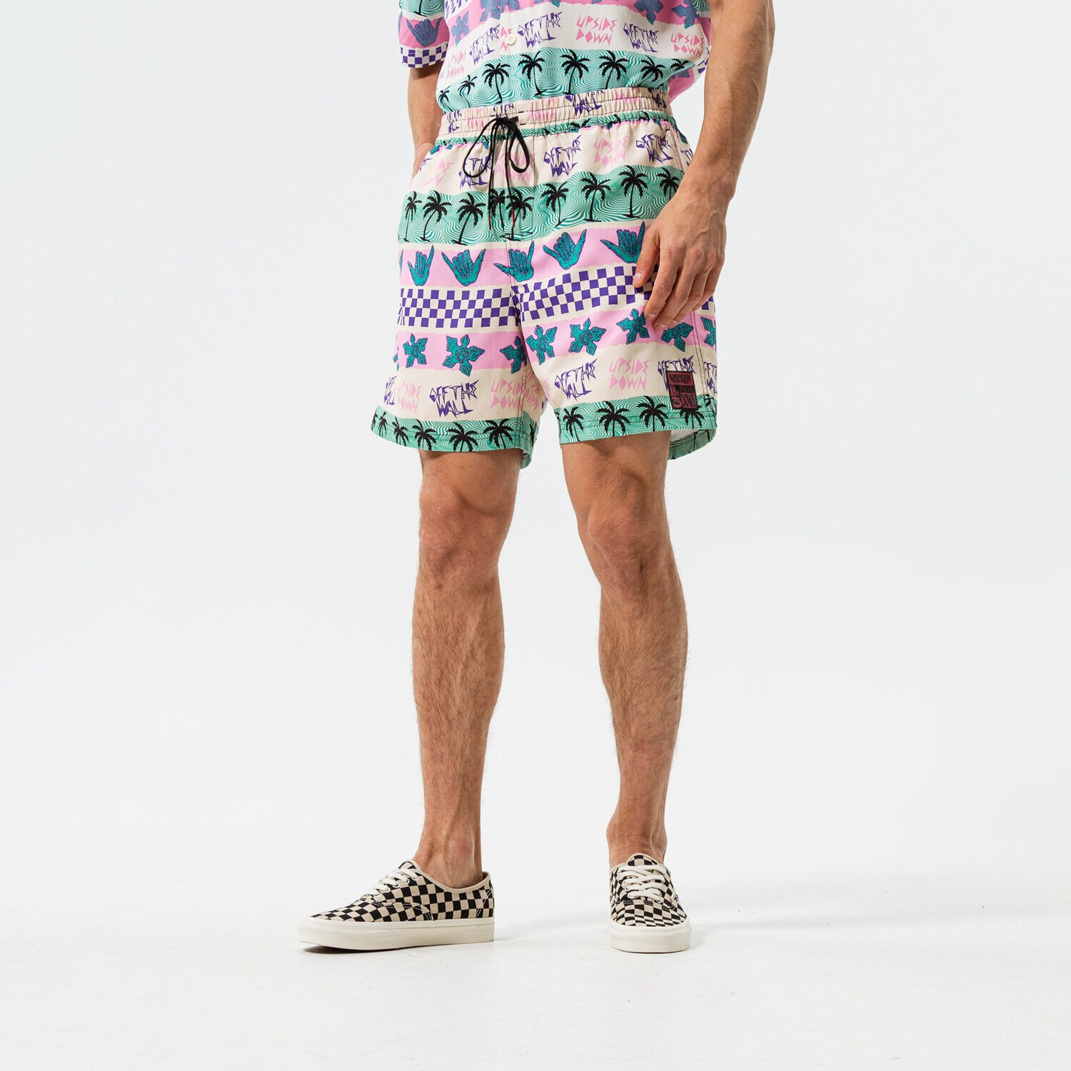 Moški kratke hlače VANS KRATKE HLAČE CALIFORNIA STRIPE VOLLEY SHORTS VN0007RUPNK1 roza