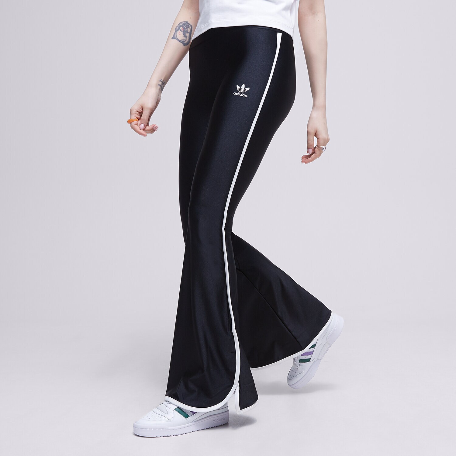 Ženske hlače ADIDAS HLAČE LEGINSI IC5590 črna