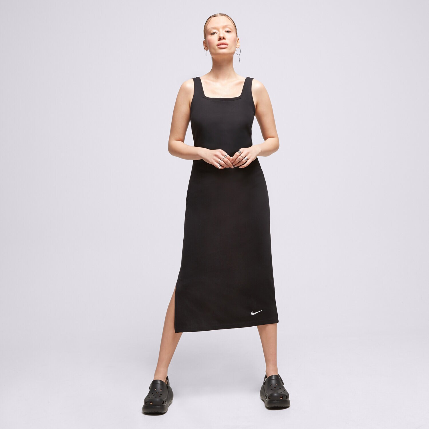 Ženska obleka NIKE OBLEKA W NSW JRSY CAMI TRENIRKAS MIDI DV7954-010 črna
