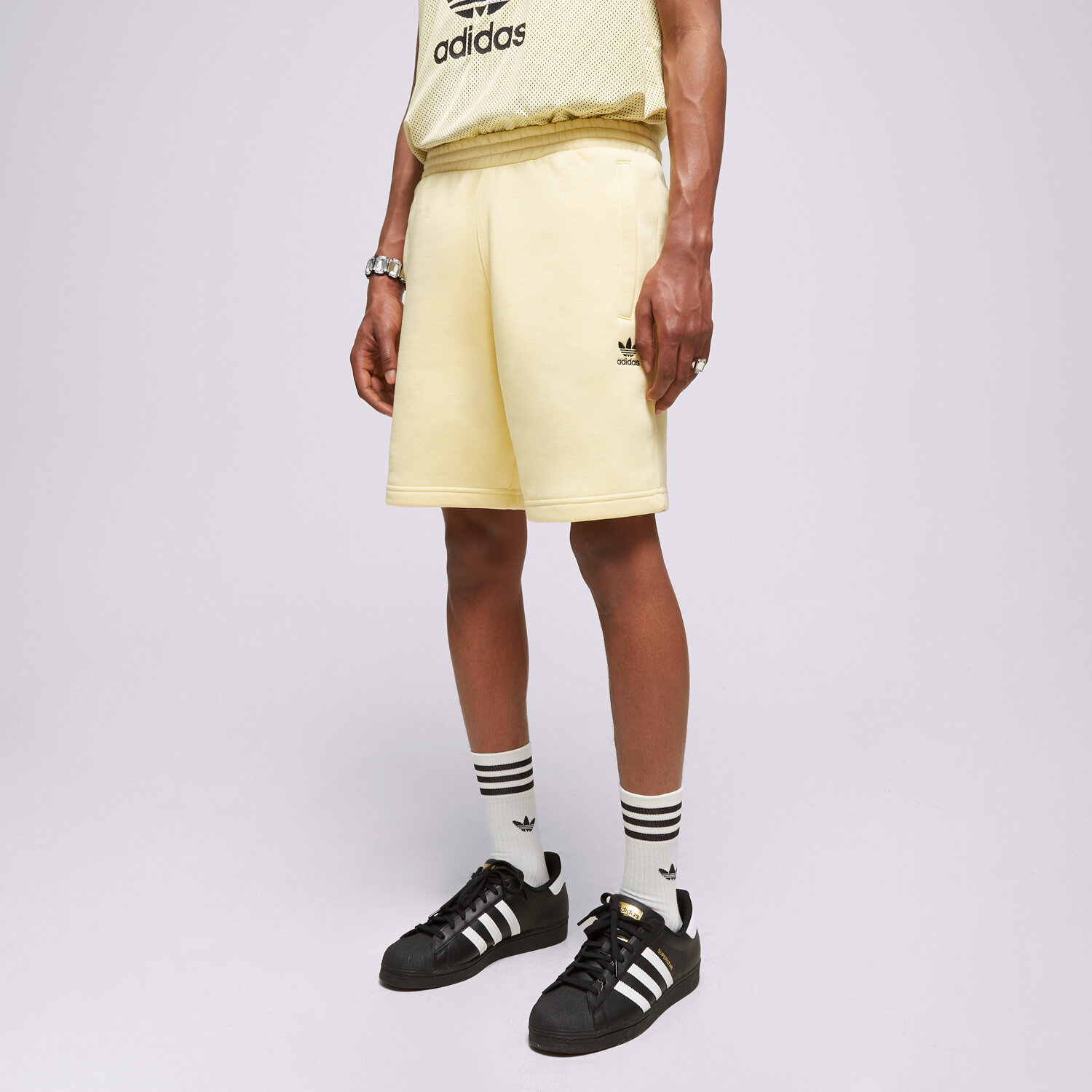 Moški kratke hlače ADIDAS KRATKE HLAČE ESSENTIAL SHORT IB3141 rumena