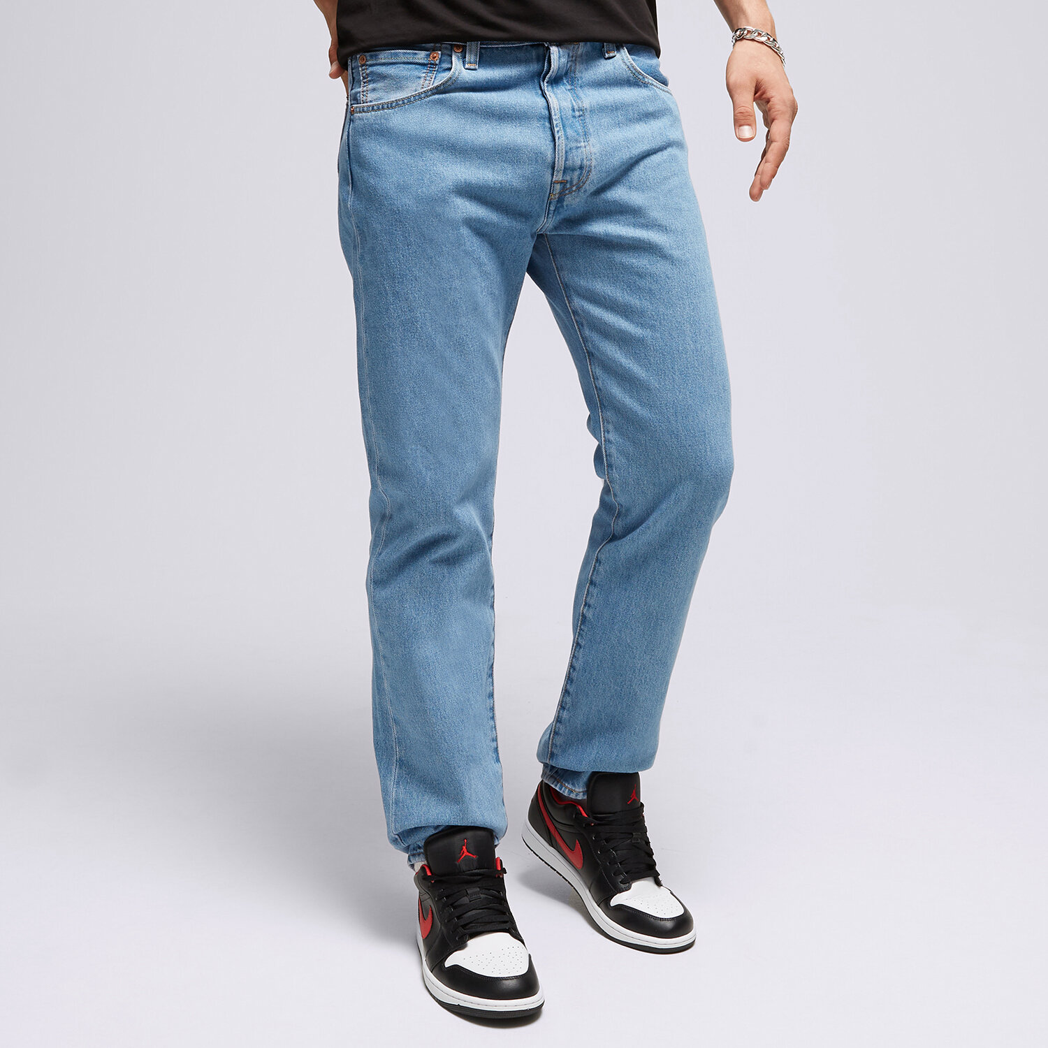 Moški hlače LEVI'S HLAČE 501® 93 STRAIGHT LIGHT INDIGO 79830-0274 modra