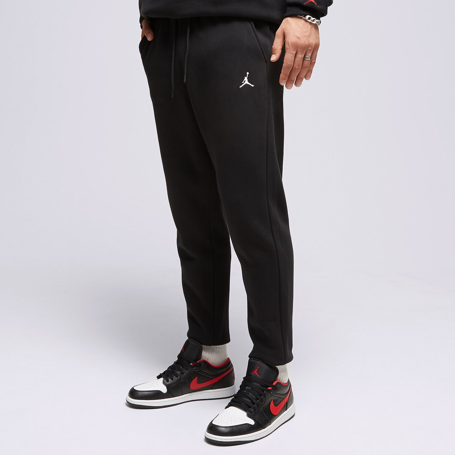Moški hlače JORDAN HLAČE M J ESS FLC PANT FJ7779-010 črna
