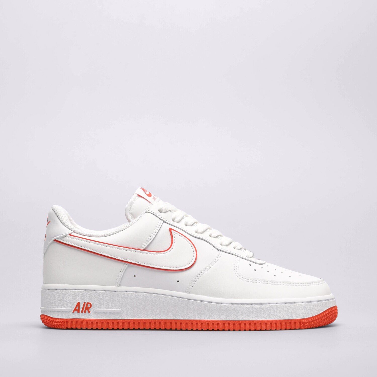 Moški superge NIKE AIR FORCE 1 '07  DV0788-102 bela
