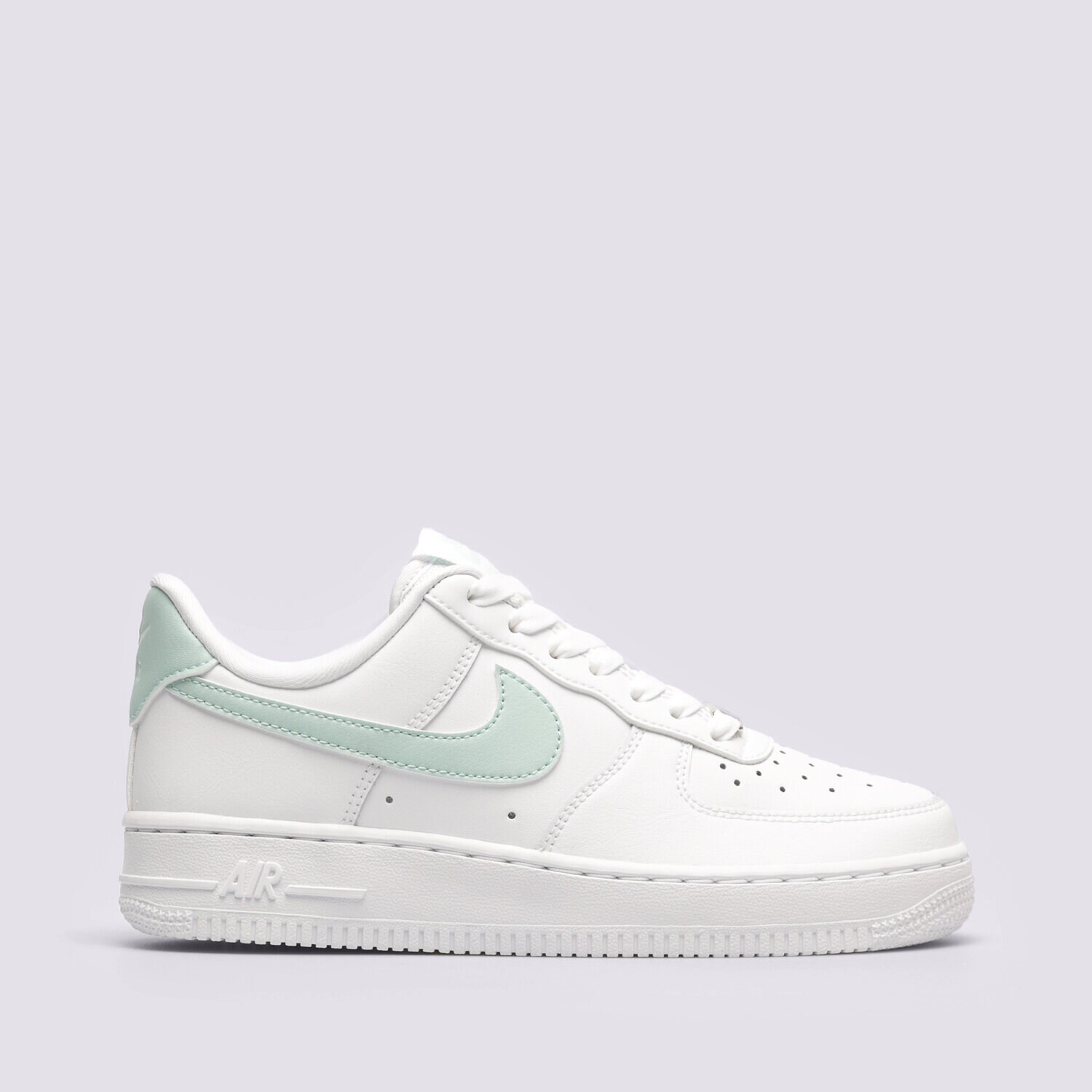 Ženske superge NIKE WMNS AIR FORCE 1 '07 REC DD8959-113 bela