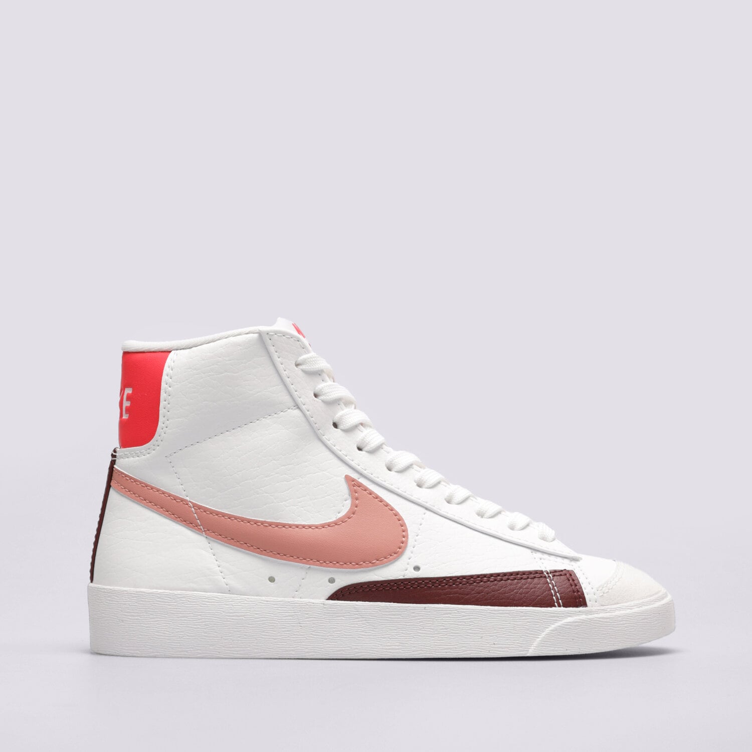 Ženske superge NIKE W BLAZER MID '77 NEXT NATURE DQ4124-105 bela