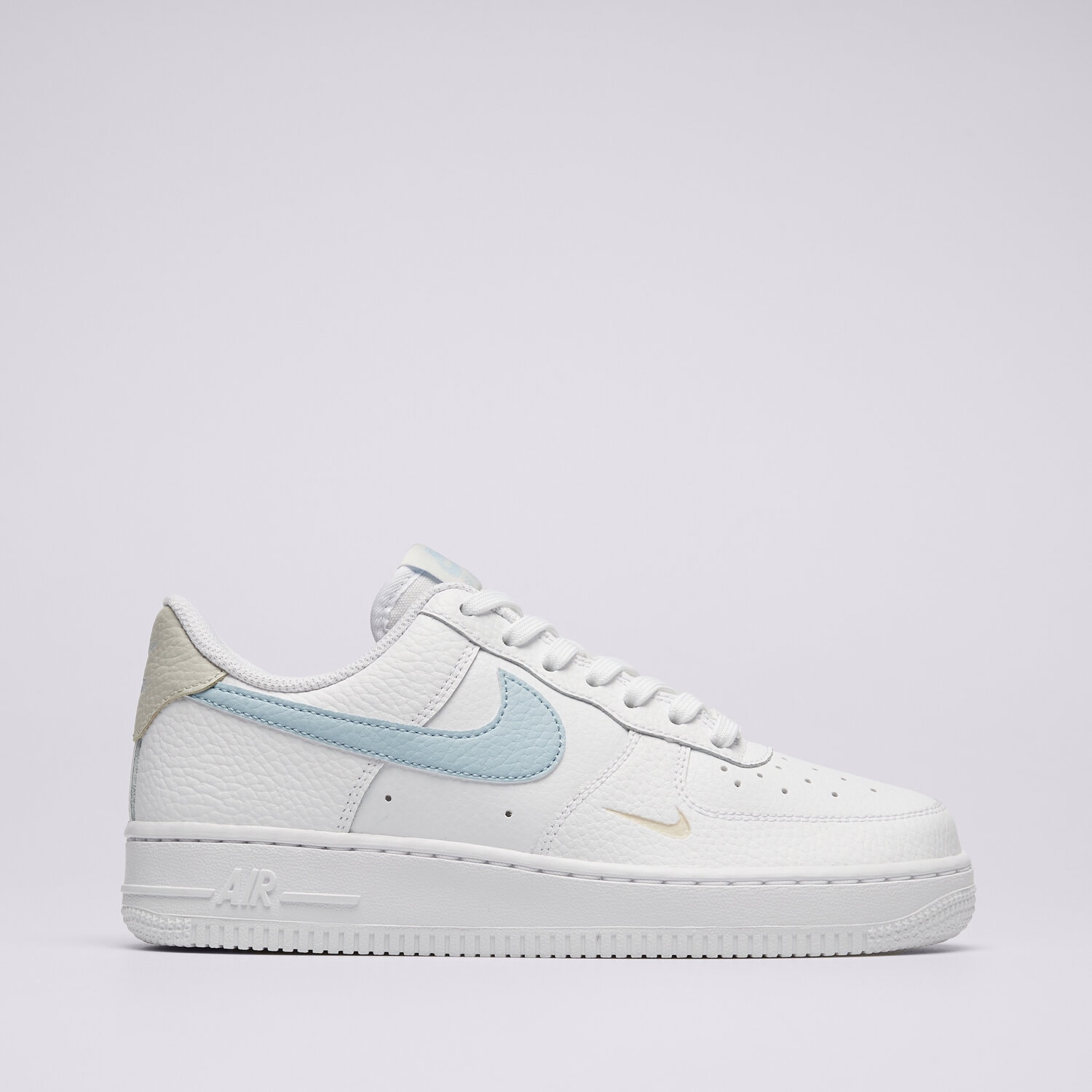Ženske superge NIKE W AIR FORCE '07 HF0022-100 bela