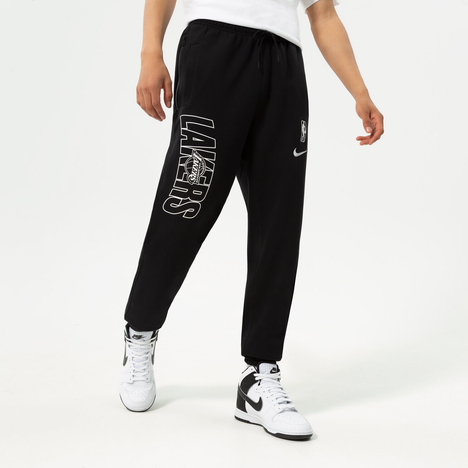 Moški hlače NIKE HLAČE LAL M NK PANT FLC CTS FTPK NBA DH9216-010 črna