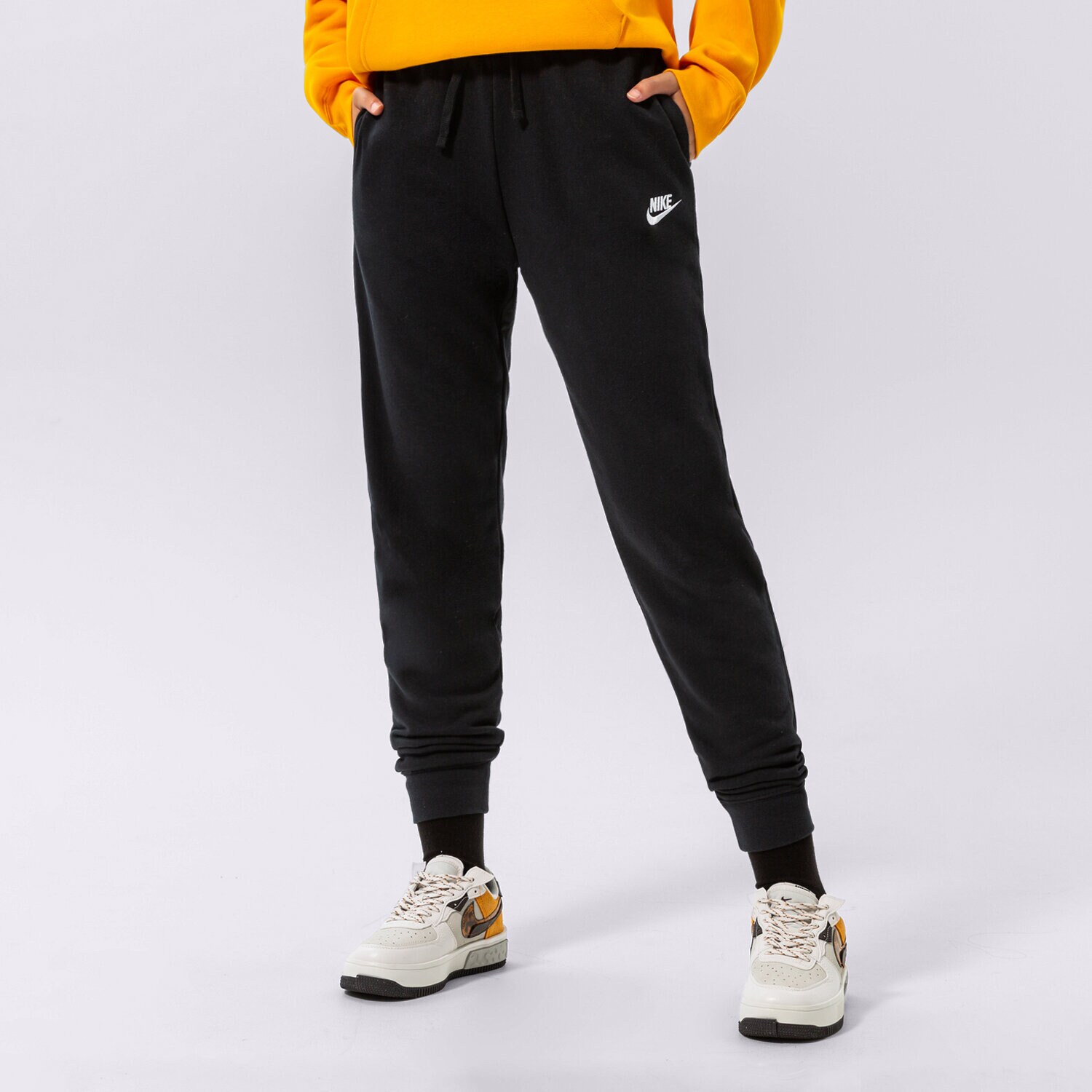 Ženske hlače NIKE HLAČE W NSW CLUB FLC MR PANT STD DQ5191-010 črna