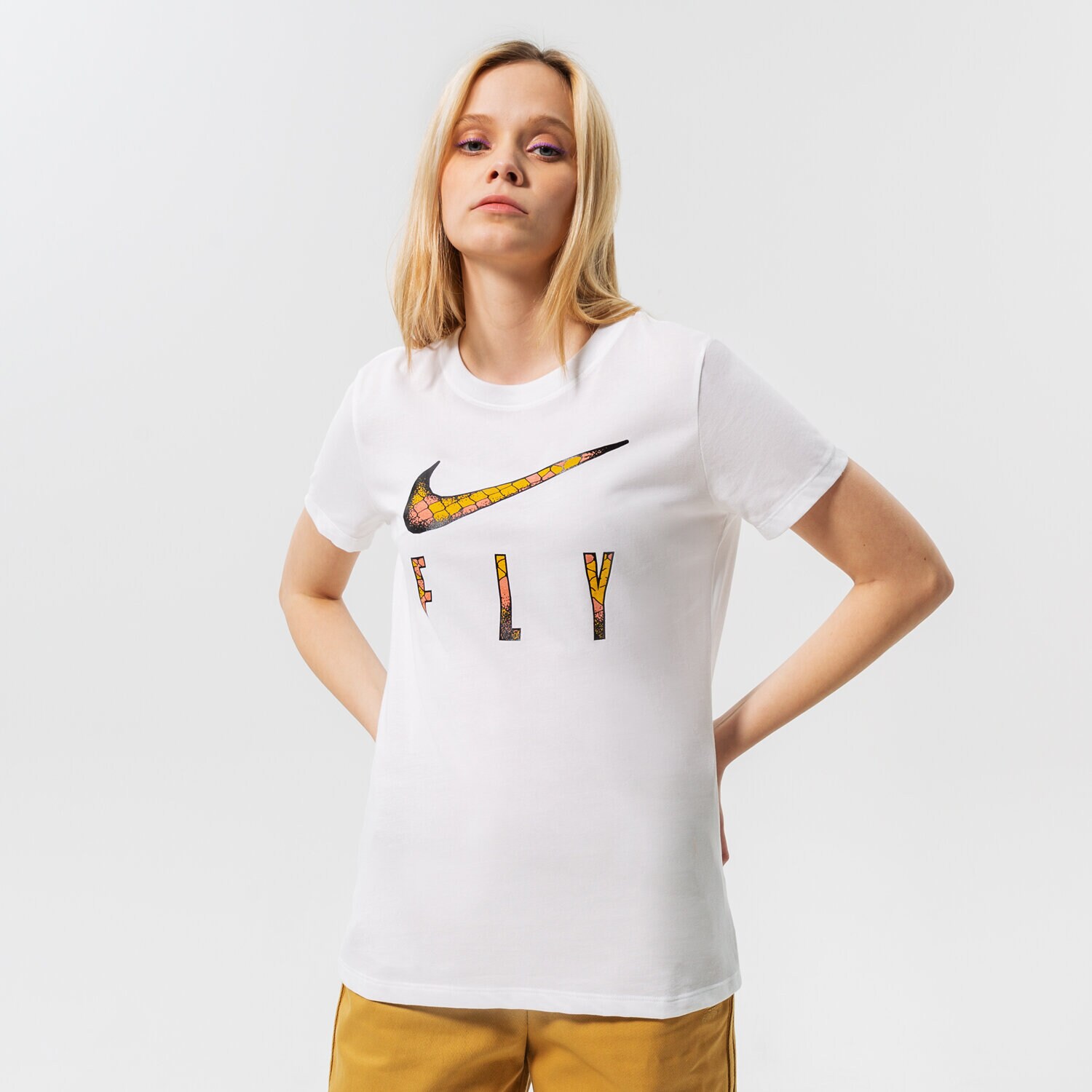 Ženska majica s kratkimi rokavi NIKE T-SHIRT W NK DF SWSH FLY SSNL SS TEE NBB DN3048-100 bela
