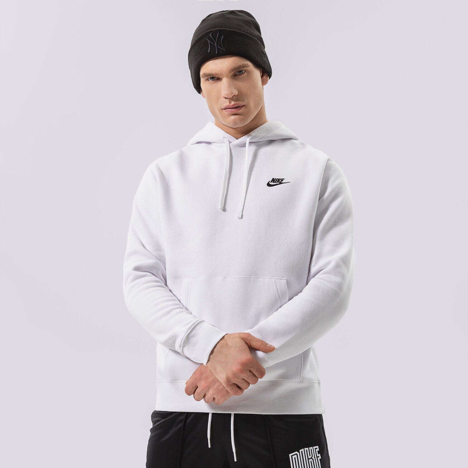 Moški pulover NIKE JOPICA S KAPUCO SPORTSWEAR CLUB FLEECE BV2654-100 bela