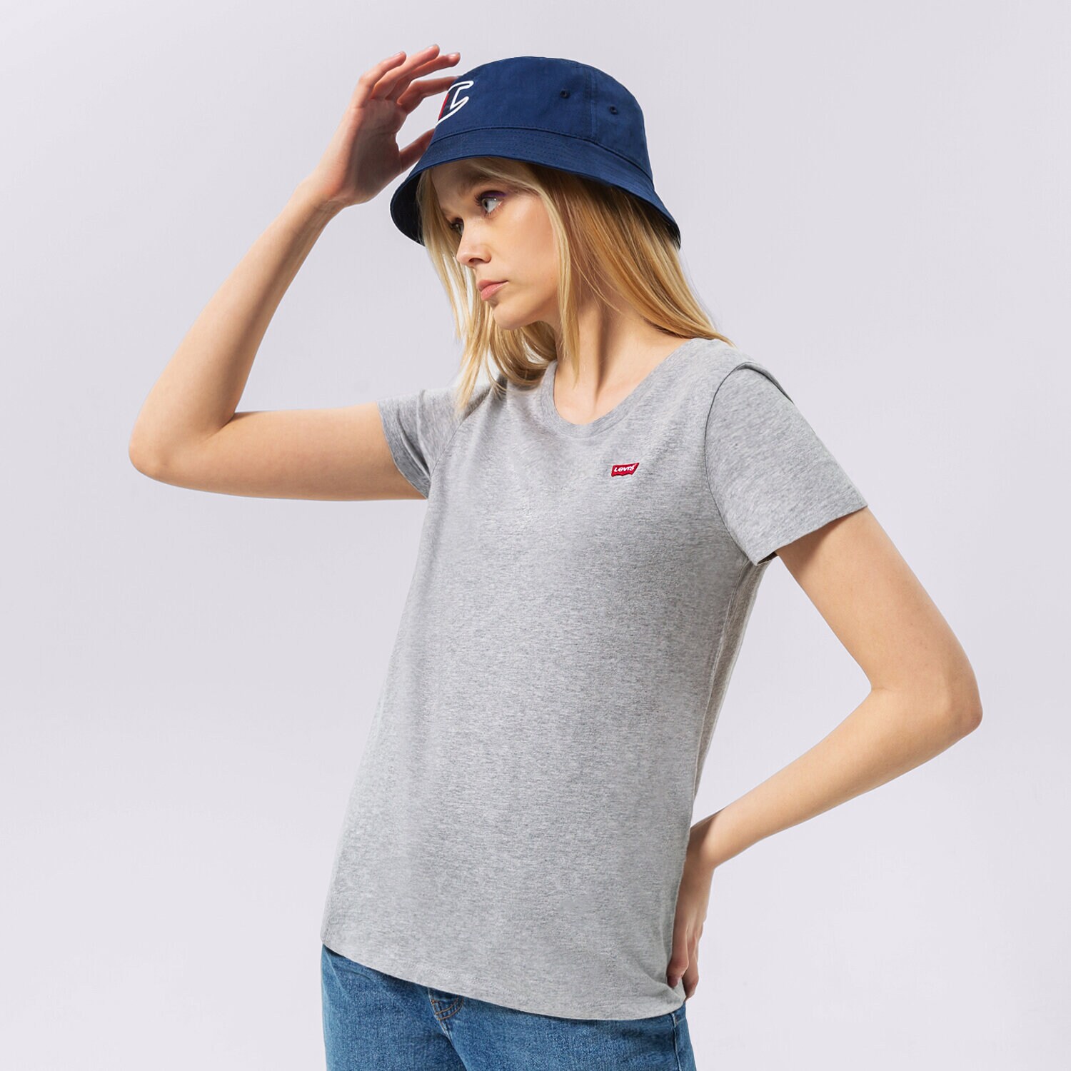 Ženska majica s kratkimi rokavi LEVI'S T-SHIRT PERFECT TEE 39185-0143 siva