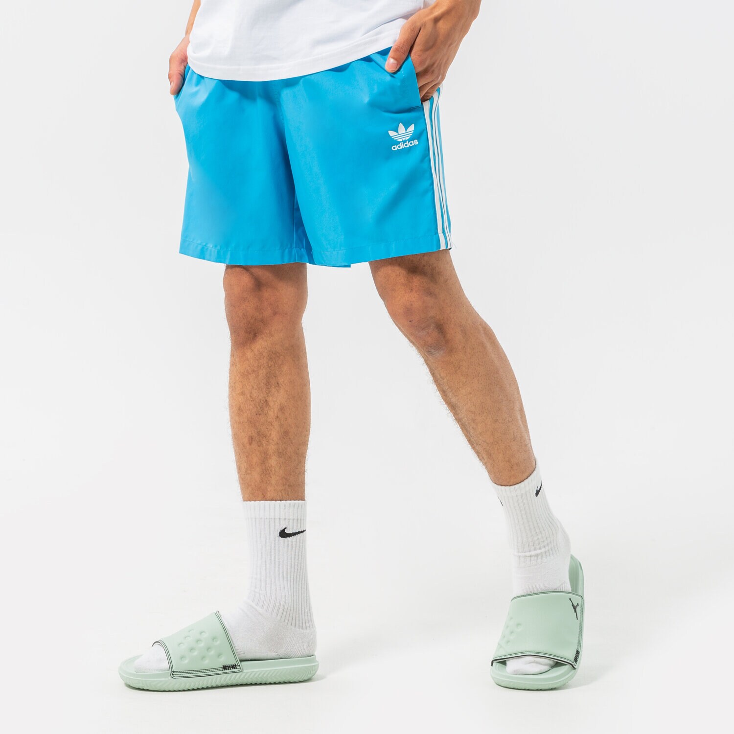 Moški kratke hlače ADIDAS KRATKE HLAČE TRACE HB9533 modra