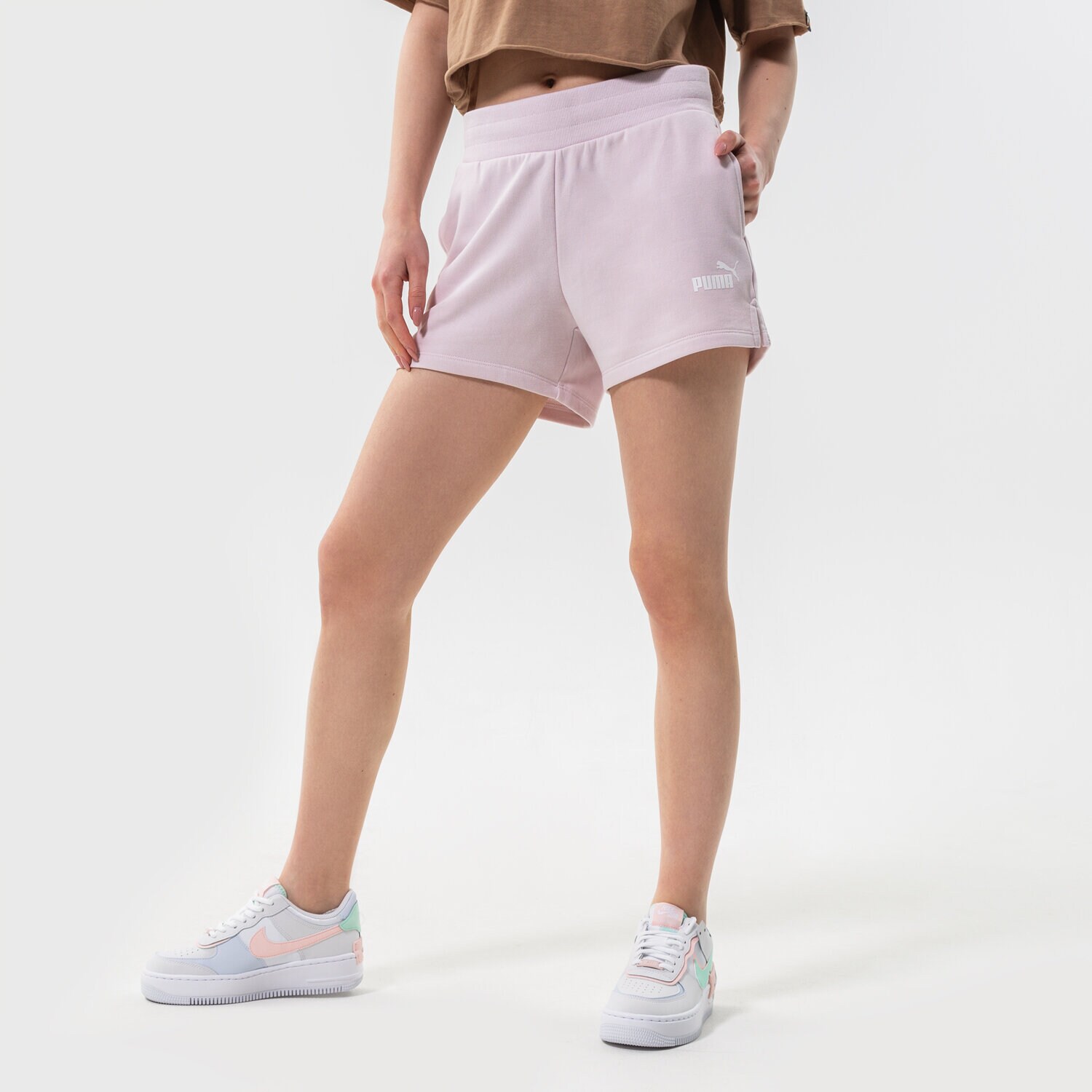 Ženske kratke hlače PUMA KRATKE HLAČE ESS 4" SWEAT TR (S) 586825 17 vijolična