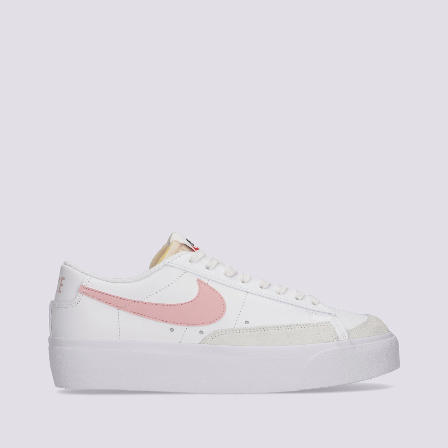 Ženske superge NIKE BLAZER LOW PLATFORM  DJ0292-103 bela