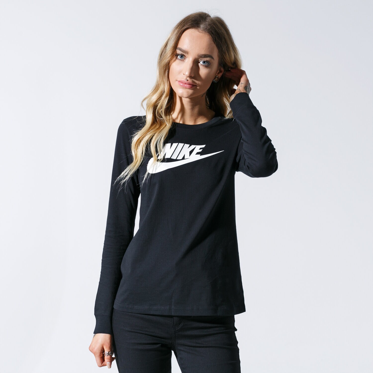 Ženska majica s kratkimi rokavi NIKE T-SHIRT LS SPORTSWEAR ICON FTRA BV6171-010 črna
