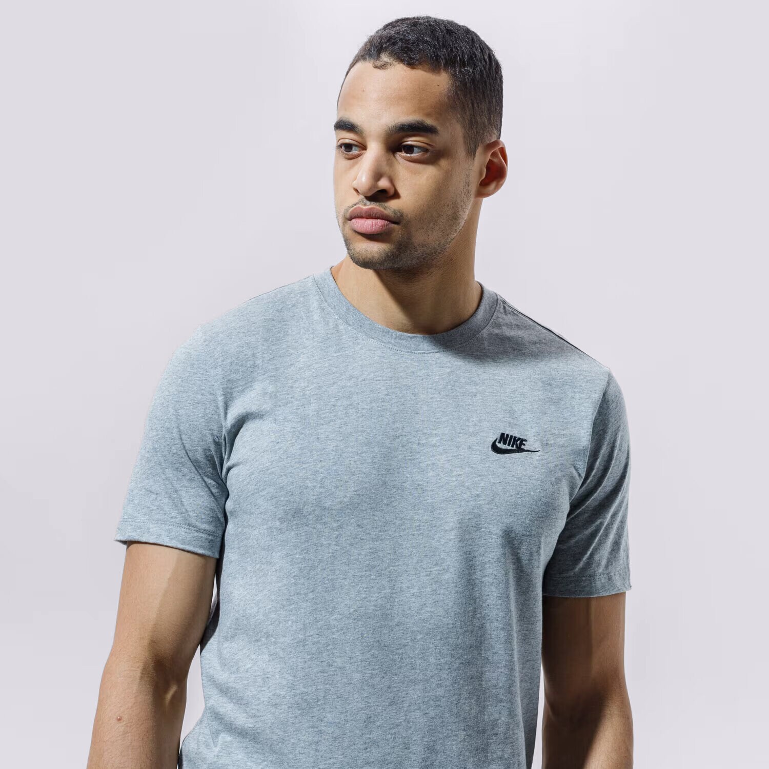 Moška majica s kratkimi rokavi NIKE T-SHIRT SPORTSWEAR CLUB AR4997-064 siva