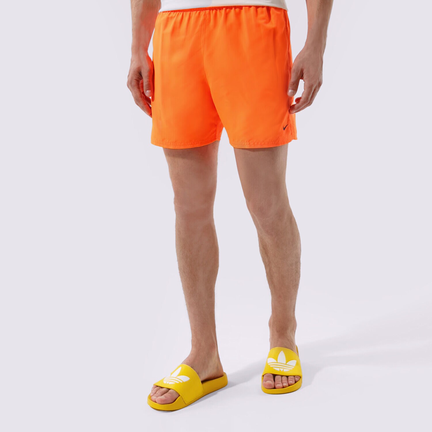 Moški kratke hlače NIKE SWIM KRATKE HLAČE ESSENTIAL 5" NESSA560-822 oranžna
