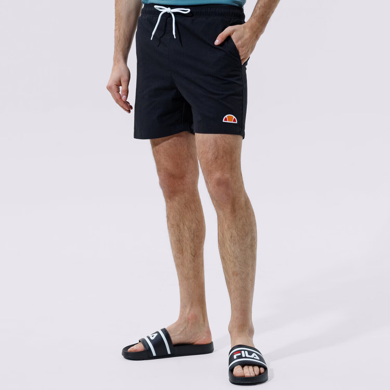 Moški kratke hlače ELLESSE KRATKE HLAČE HUGU BLK SHE09977011 črna