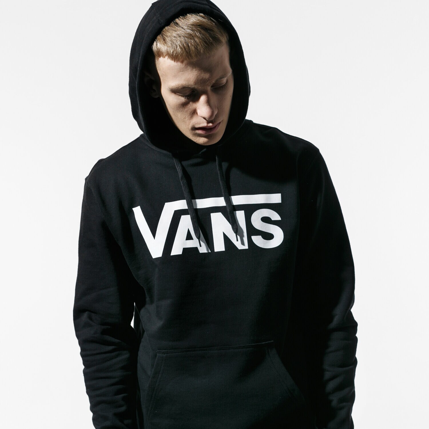 Moški pulover VANS JOPICA S KAPUCO VANS CLASSIC PO HOODIE II BLACK/WHITE VN0A456BY281 črna