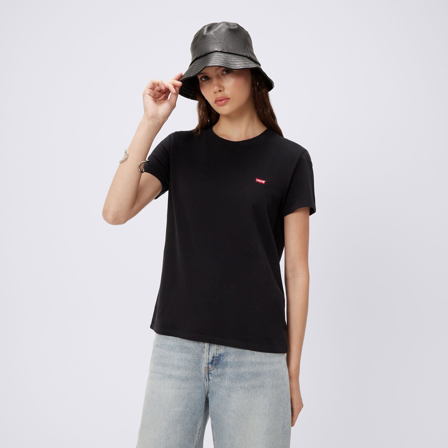 Ženska majica s kratkimi rokavi LEVI'S T-SHIRT PERFECT TEE 39185-0008 črna