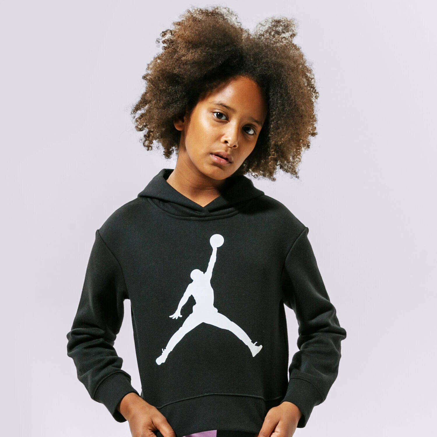Otroški pulover JORDAN JOPICA S KAPUCO JDG JUMPMAN CORE PO GIRL 45A442-023 črna