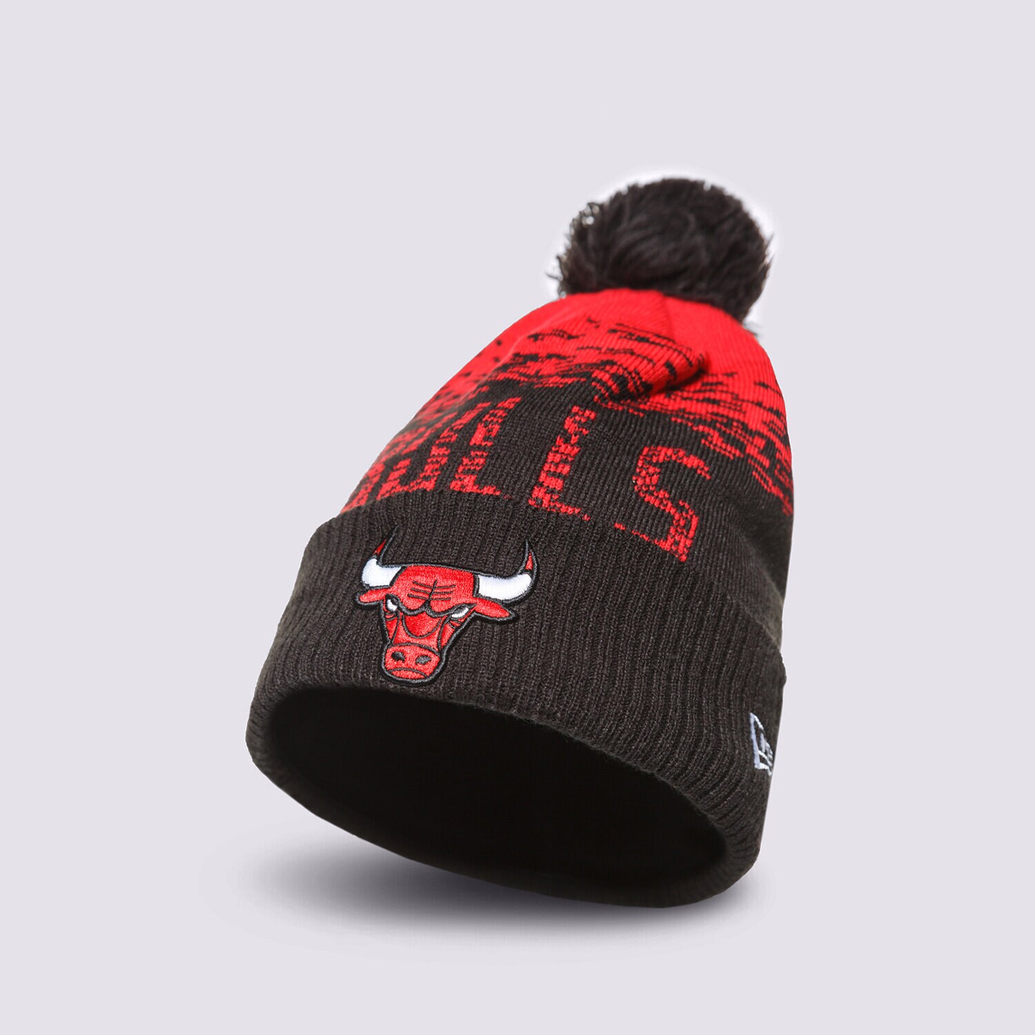 Moška zimska kapa NEW ERA NBA CHICAGO BULLS POM BEANIE HAT CHICAGO BULLS OTC 12122723 črna