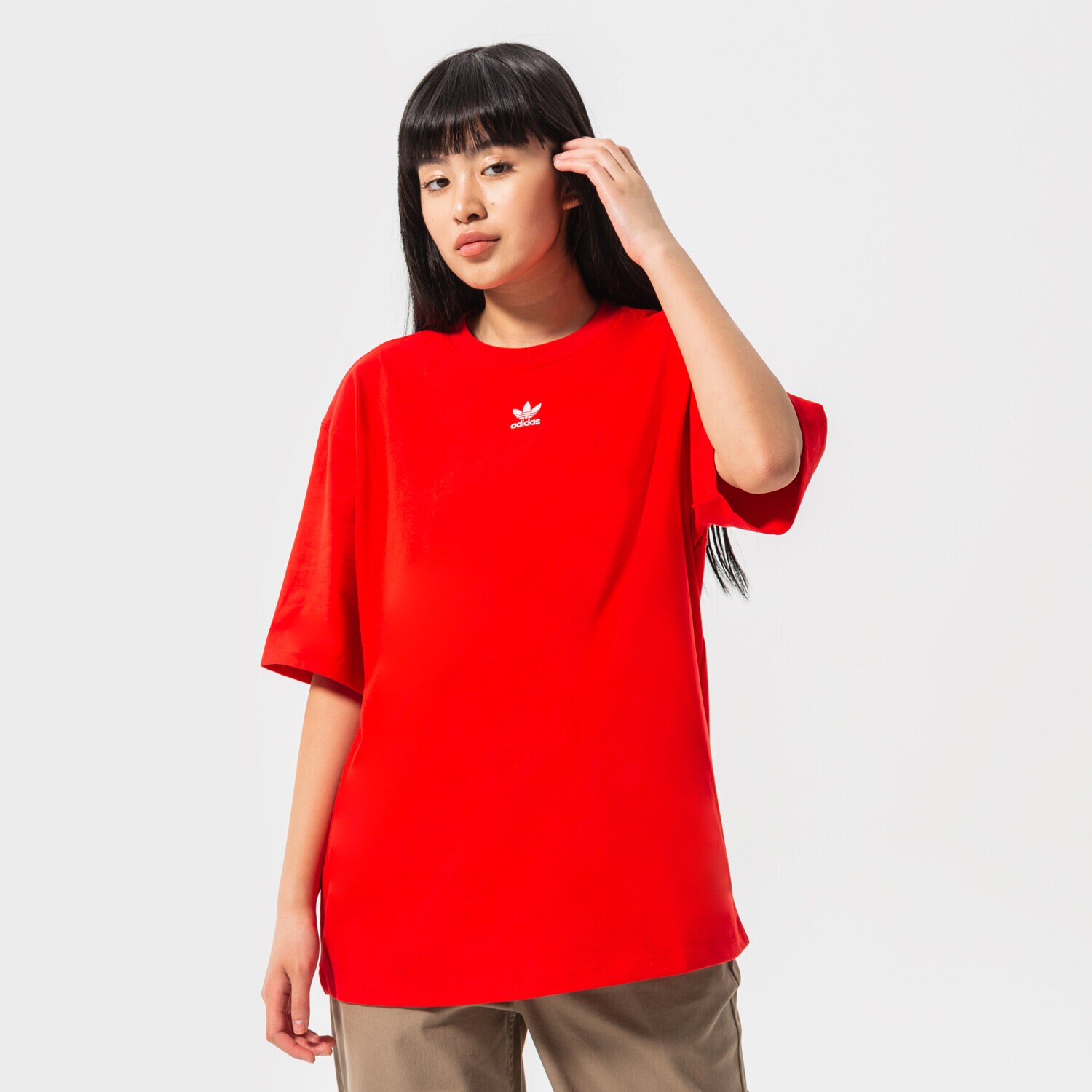 Ženska majica s kratkimi rokavi ADIDAS ESSENTIAL TREFOIL BOYFRIEND T SHIRT HF7474 rdeča