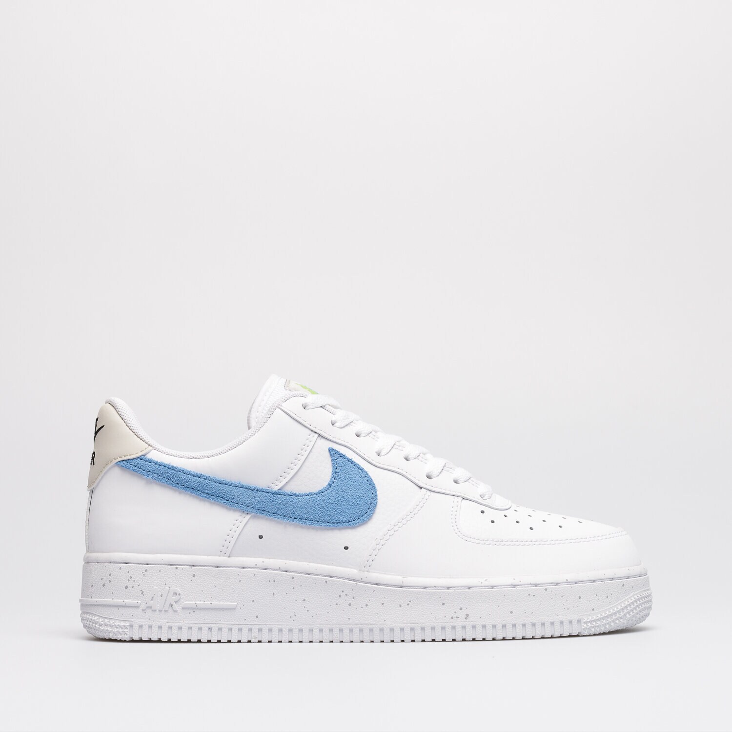 Moški superge NIKE AIR FORCE 1 '07  DV3491-100 bela