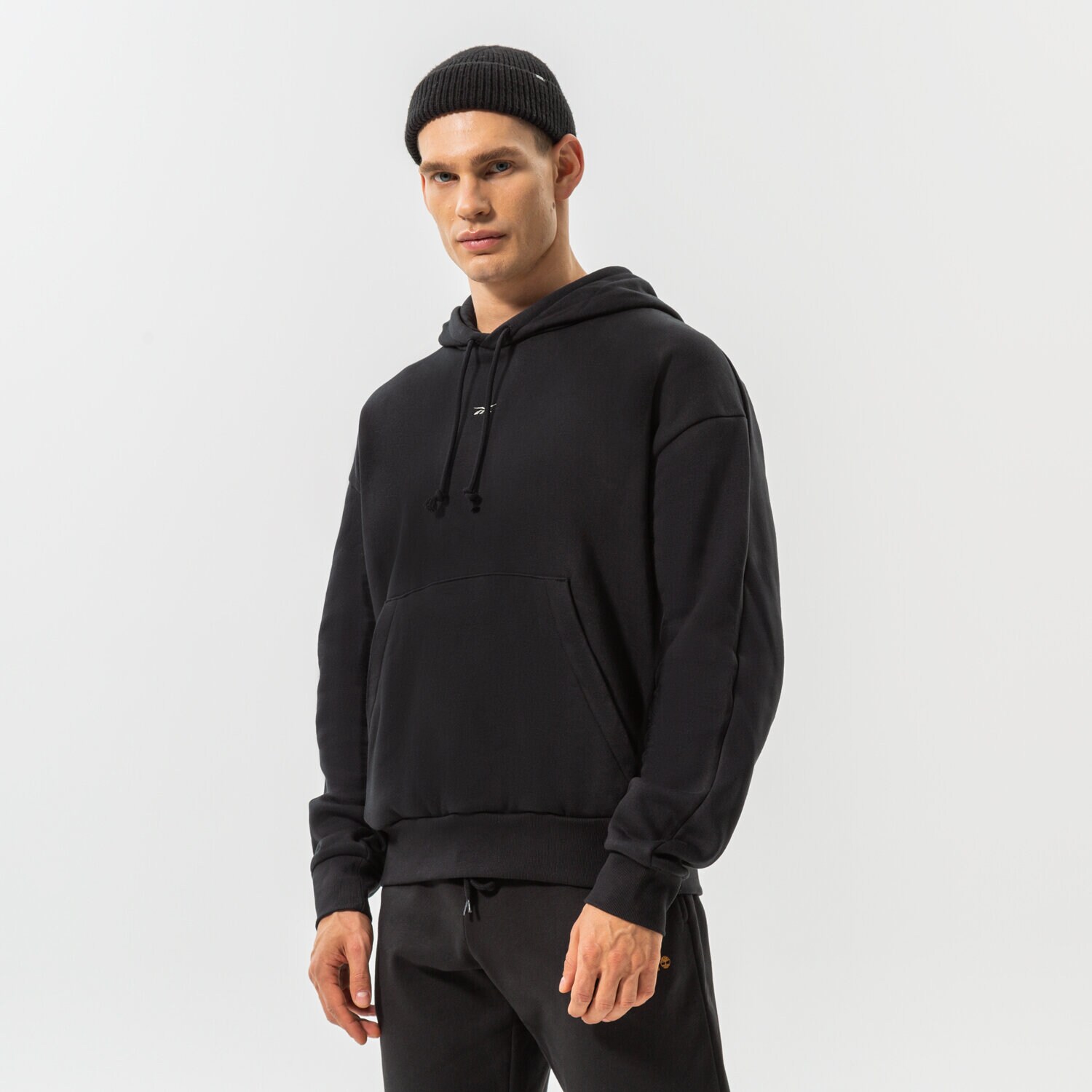 Moški pulover REEBOK JOPICA S KAPUCO CLASSIC ESSENTIAL HOODIE HM3120 črna