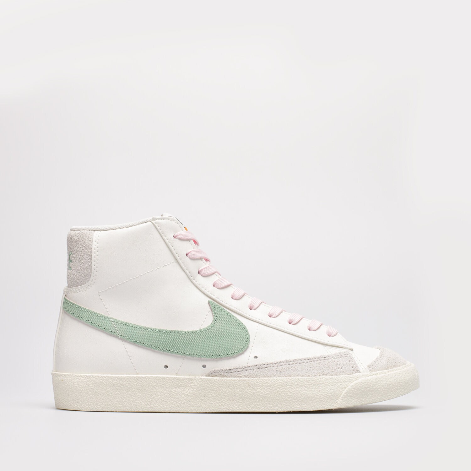Moški superge NIKE BLAZER MID '77 PRM DO9787-100 bela