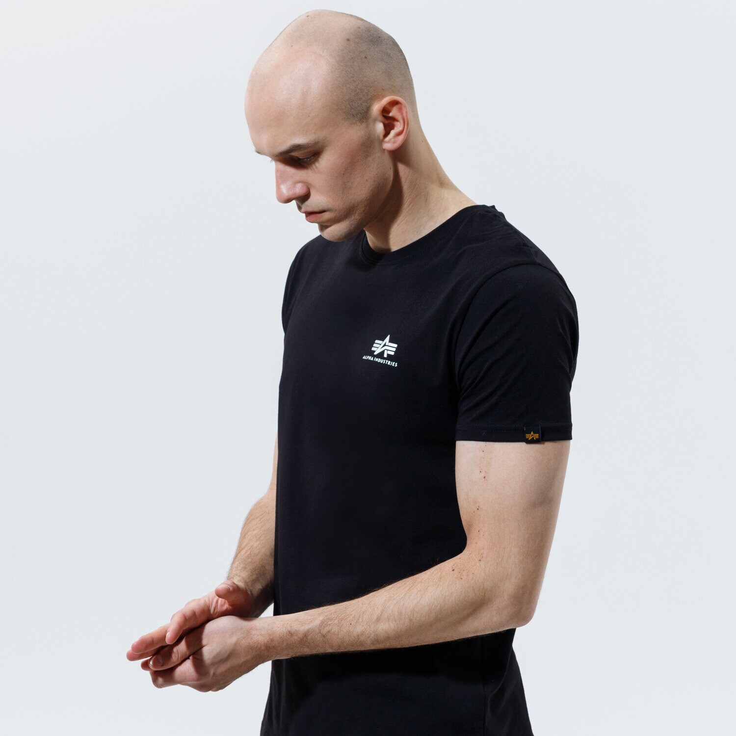 Moška majica s kratkimi rokavi ALPHA INDUSTRIES T-SHIRT BASIC T SMALL LOGO 188505-03 črna