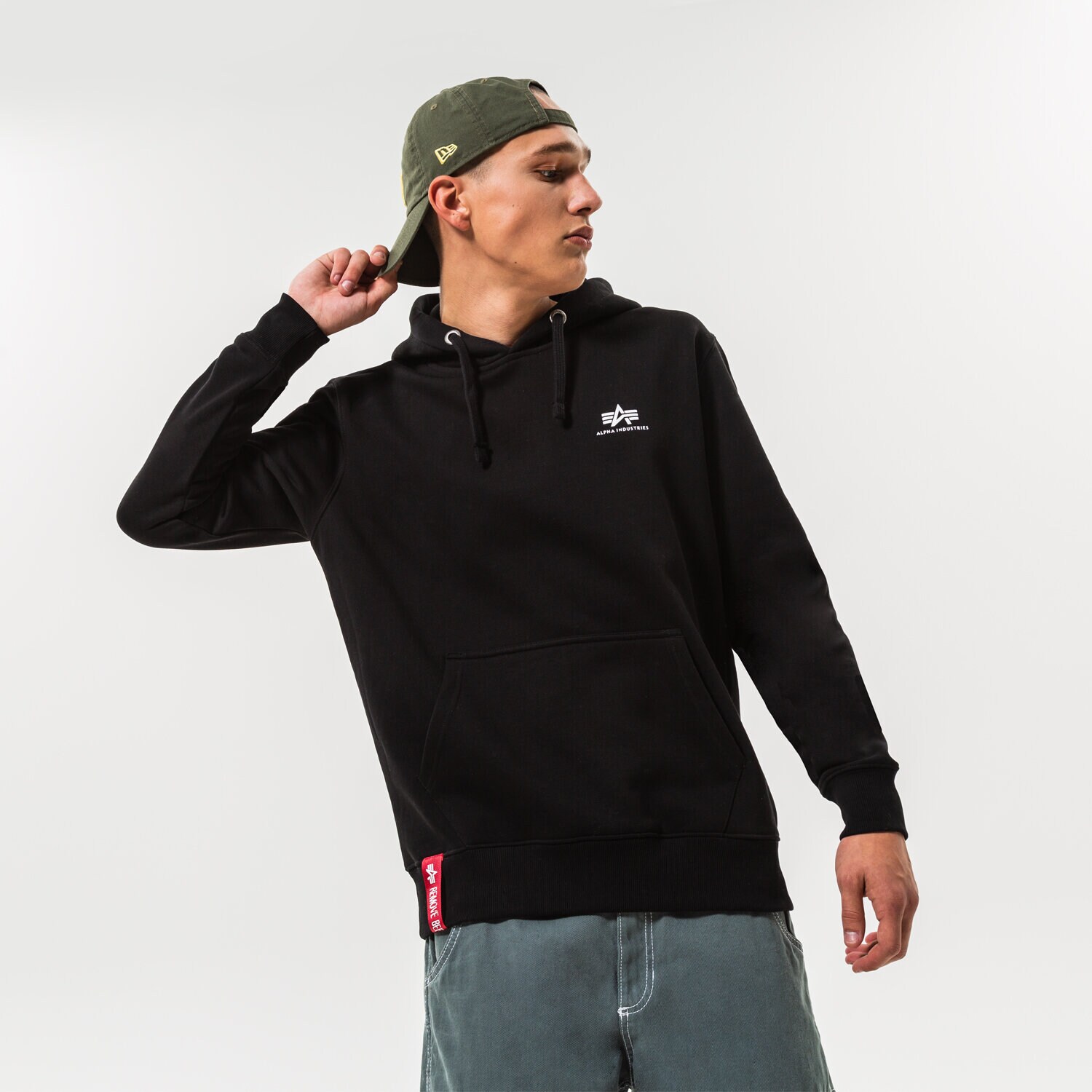 Moški pulover ALPHA INDUSTRIES JOPICA S KAPUCO BASIC 196318-03 črna