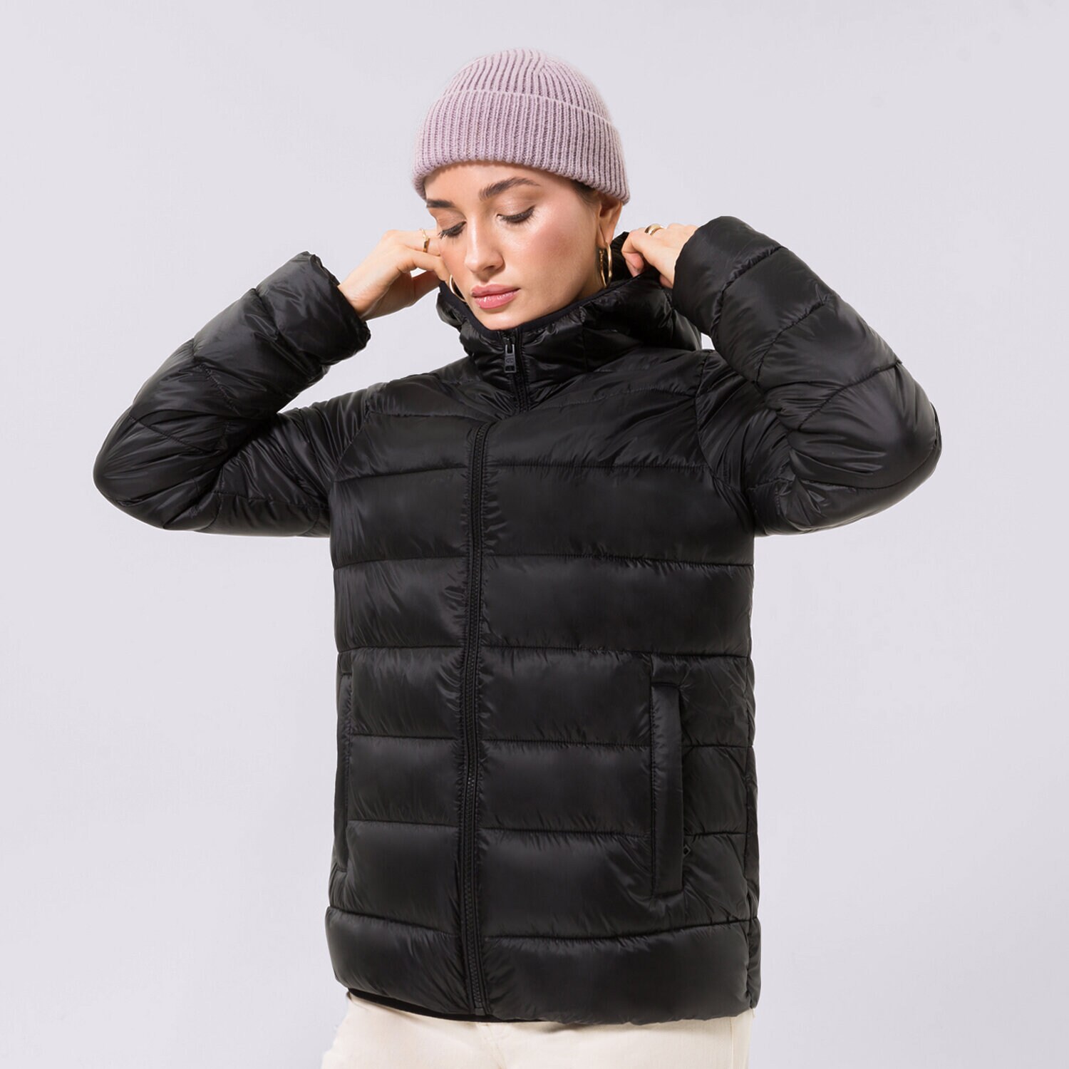 Ženska zimska jakna CHAMPION JAKNA ZIMSKA HOODED POLYFILLED JACKET 115750KK001 črna