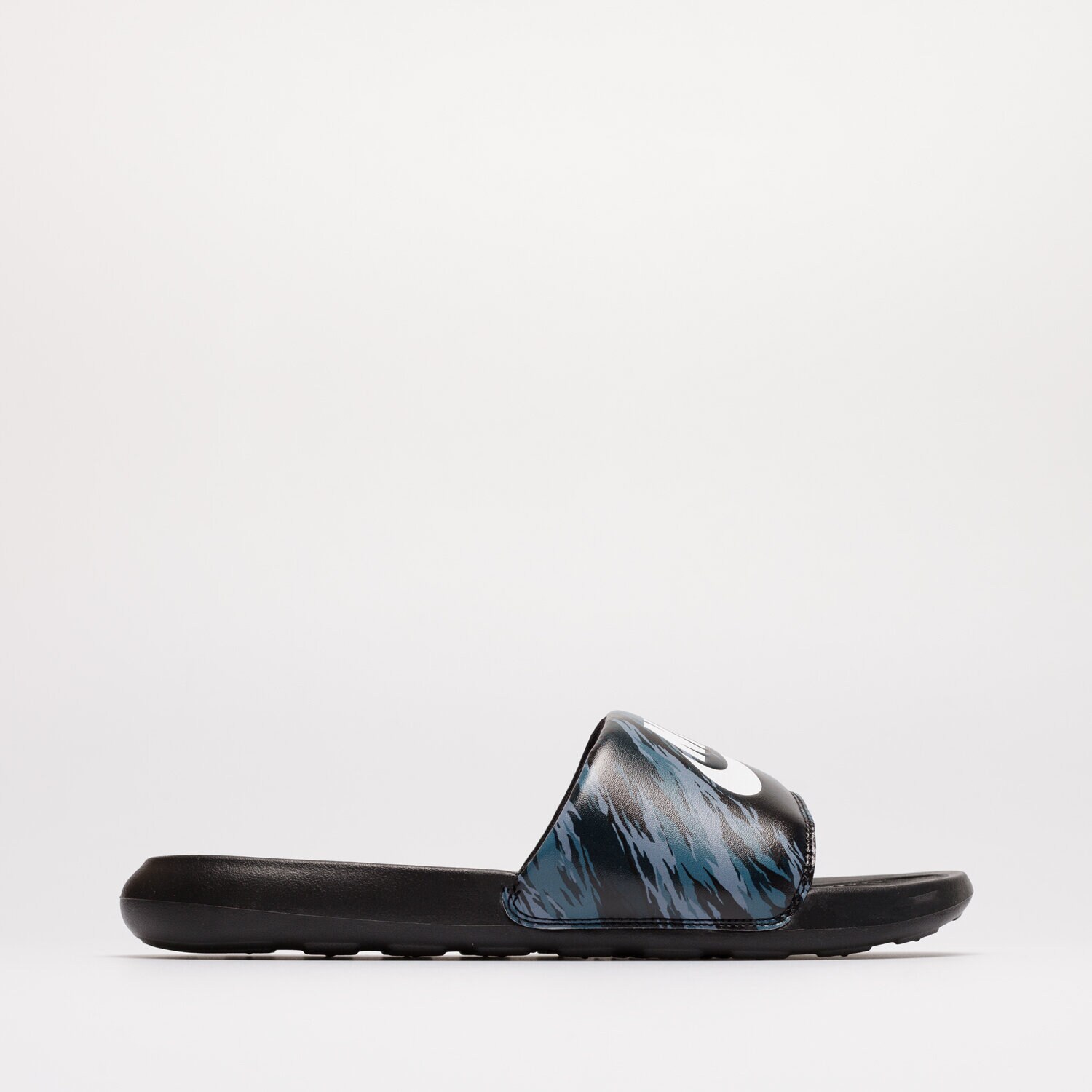 Moški sandali in natikači NIKE VICTORI ONE CN9678-009 črna