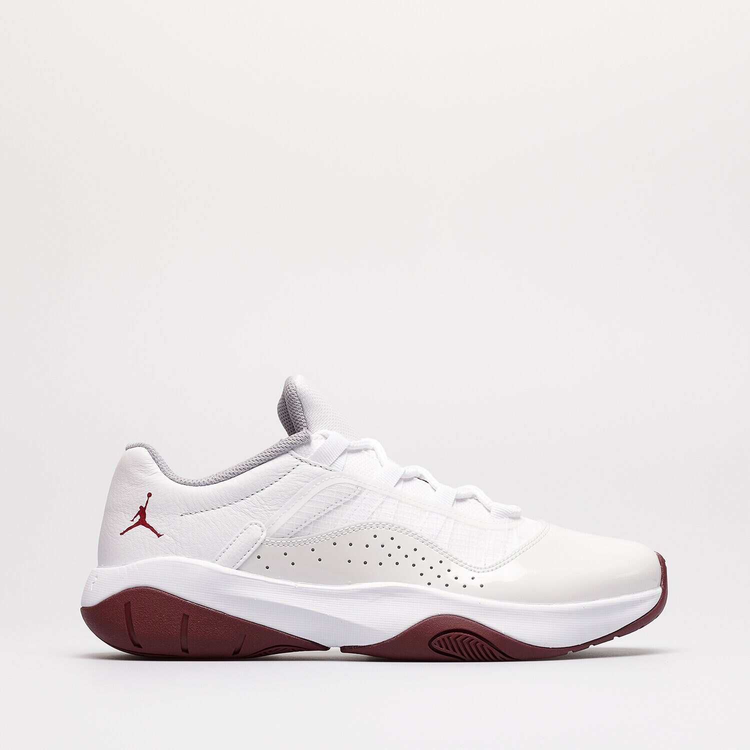 Moški superge AIR JORDAN 11 CMFT LOW  DN4180-103 bela