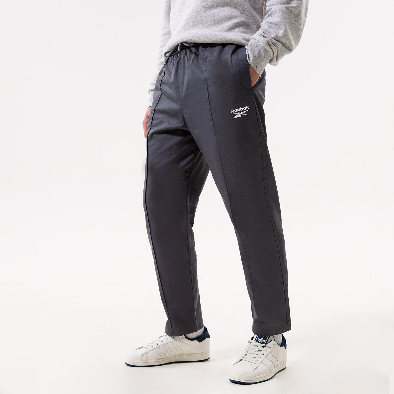 Moški hlače REEBOK HLAČE CLASSIC WARDROBE TWILL PANTS HS0821 črna