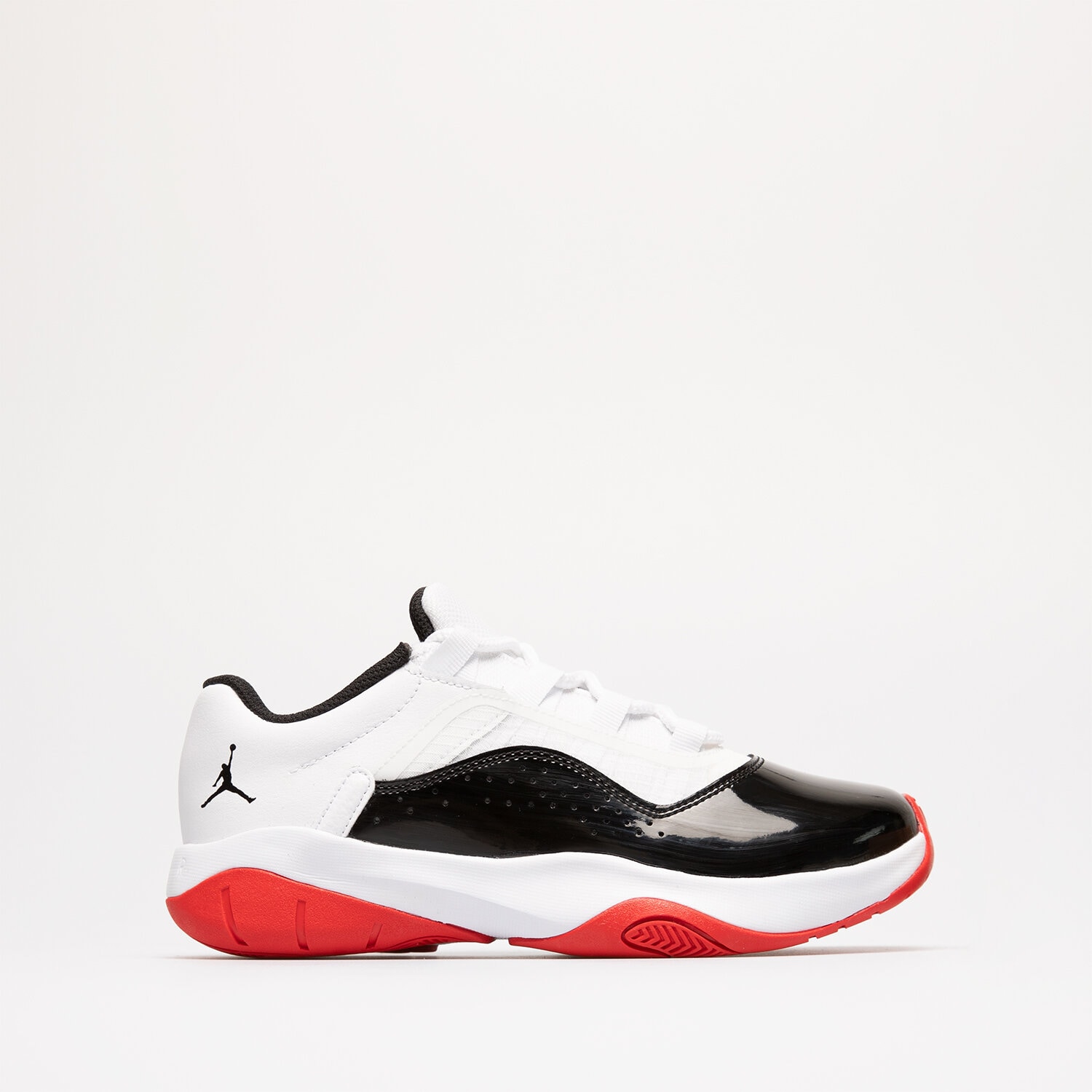 Otroški superge AIR JORDAN 11 CMFT LOW BG  CZ0907-102 bela