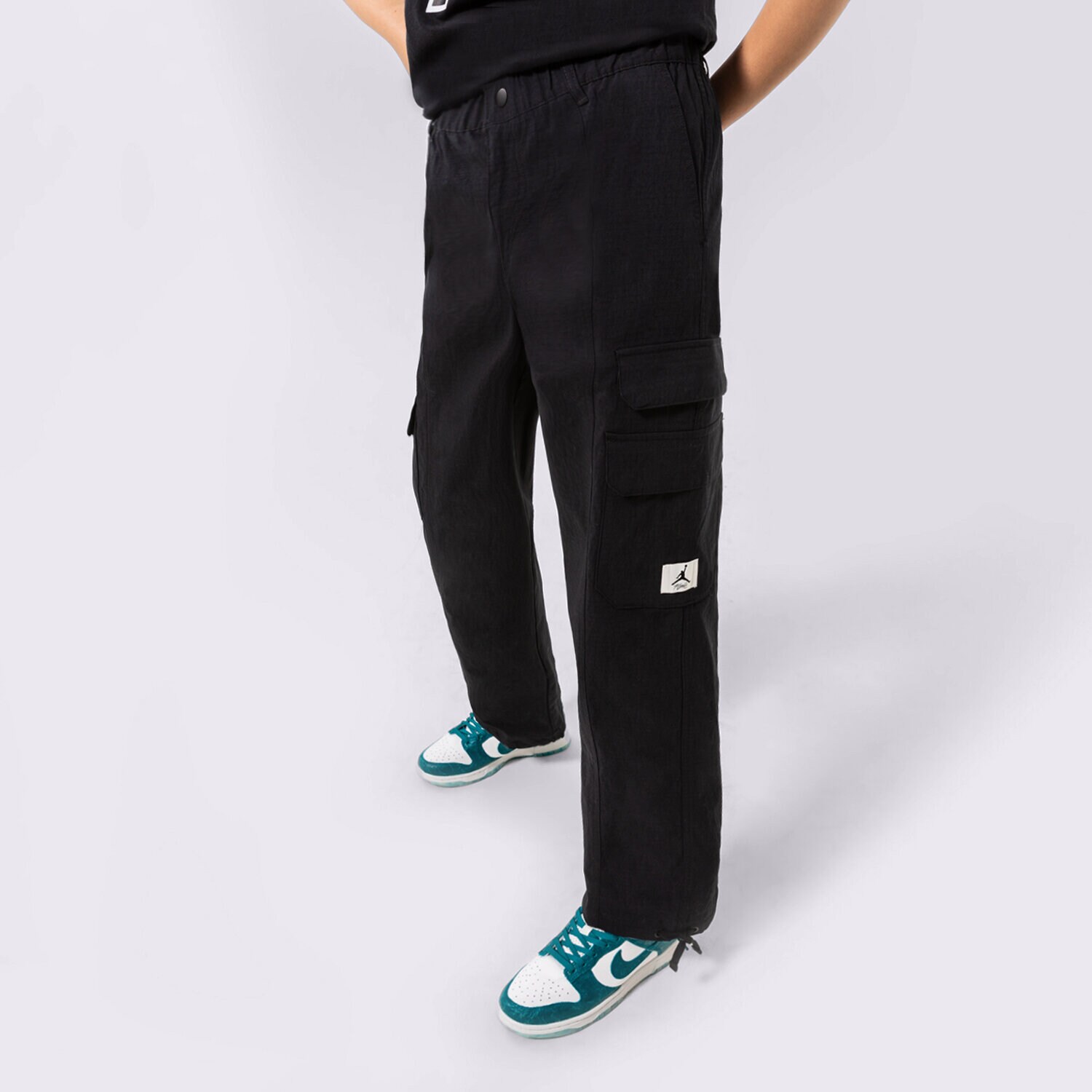 Ženske hlače JORDAN HLAČE W J FLIGHT CHICAGO PANT DQ4623-010 črna