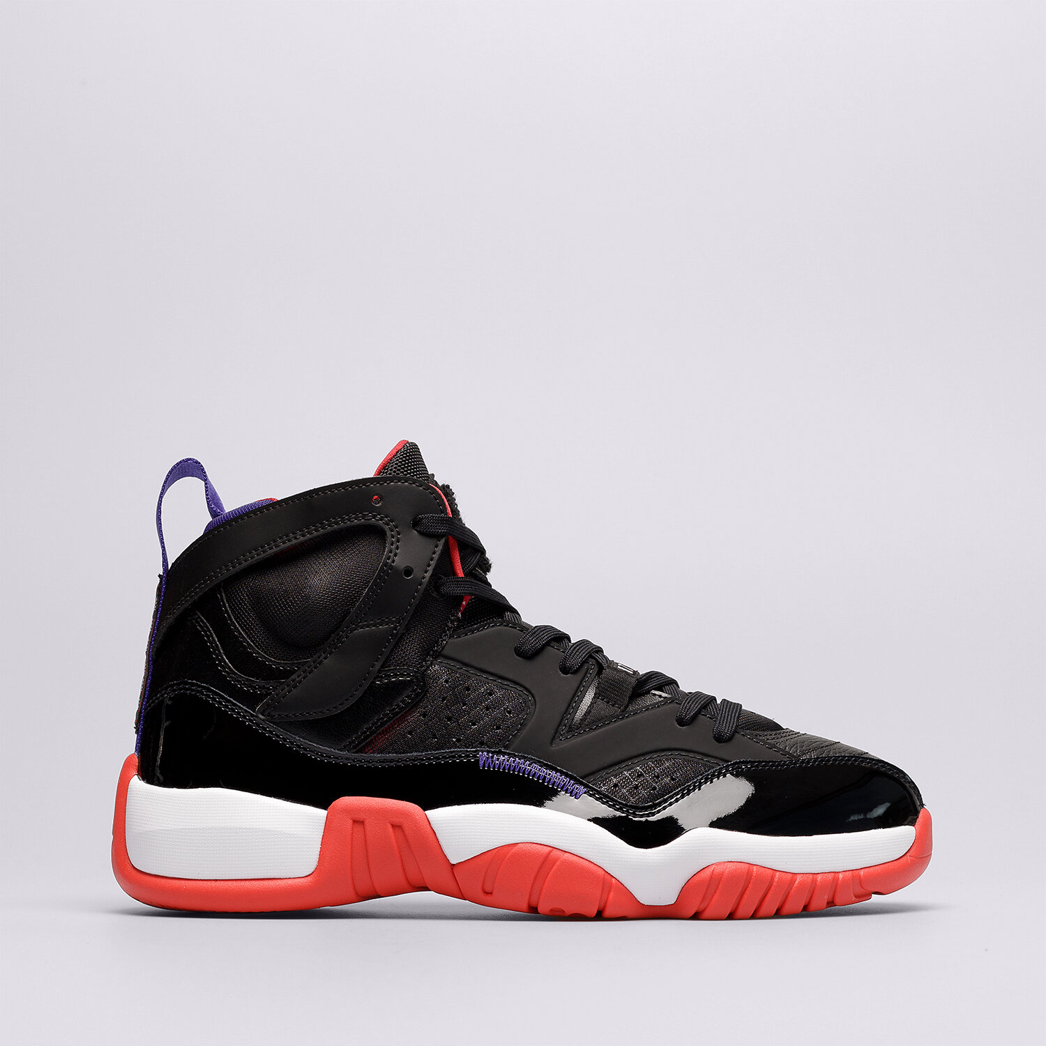 Moški superge JORDAN JUMPMAN TWO TREY DO1925-001 črna