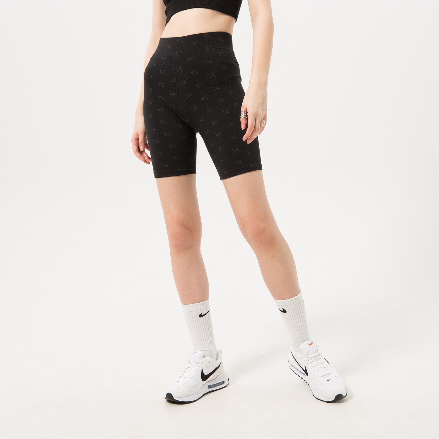 Ženske hlače NIKE BIKE SHORT W NSW AIR MTRL DQ6577-010 črna