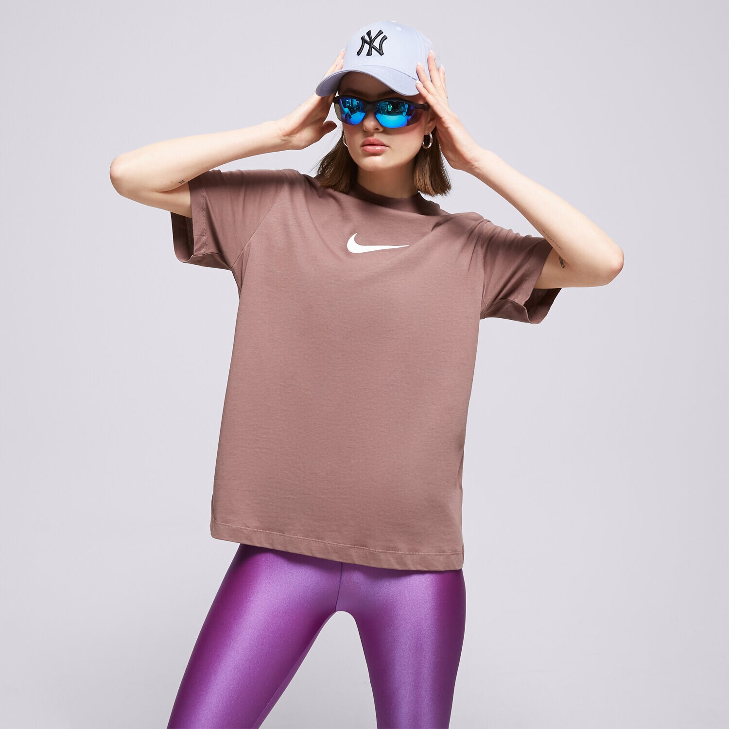 Ženska majica s kratkimi rokavi NIKE T-SHIRT W NSW TEE BF MS FD1129-291 rjava