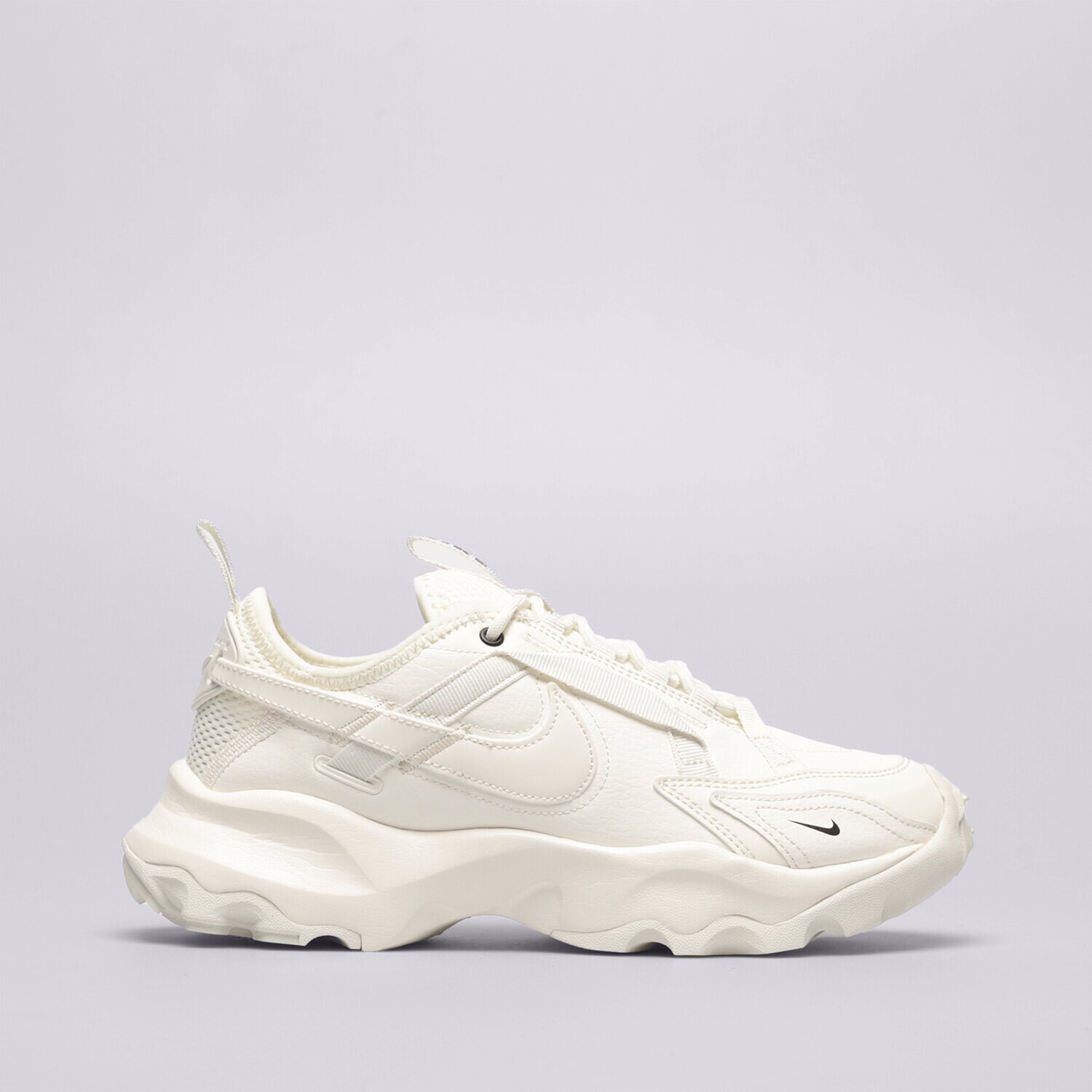 Ženske superge NIKE TC 7900 DD9682-100 kremna barva