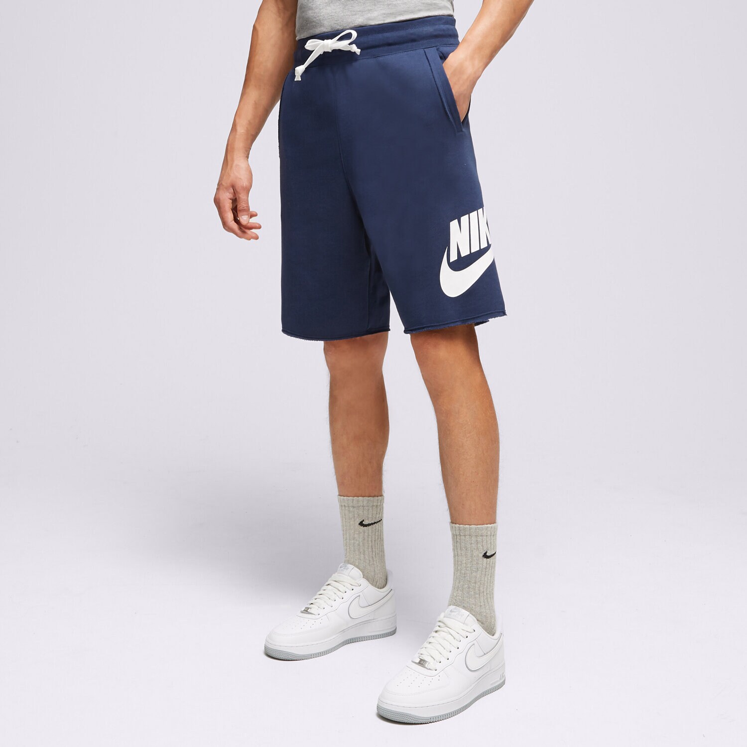Moški kratke hlače NIKE KRATKE HLAČE SPORTSWEAR ESSENTIALS  DM6817-410 mornarsko modra