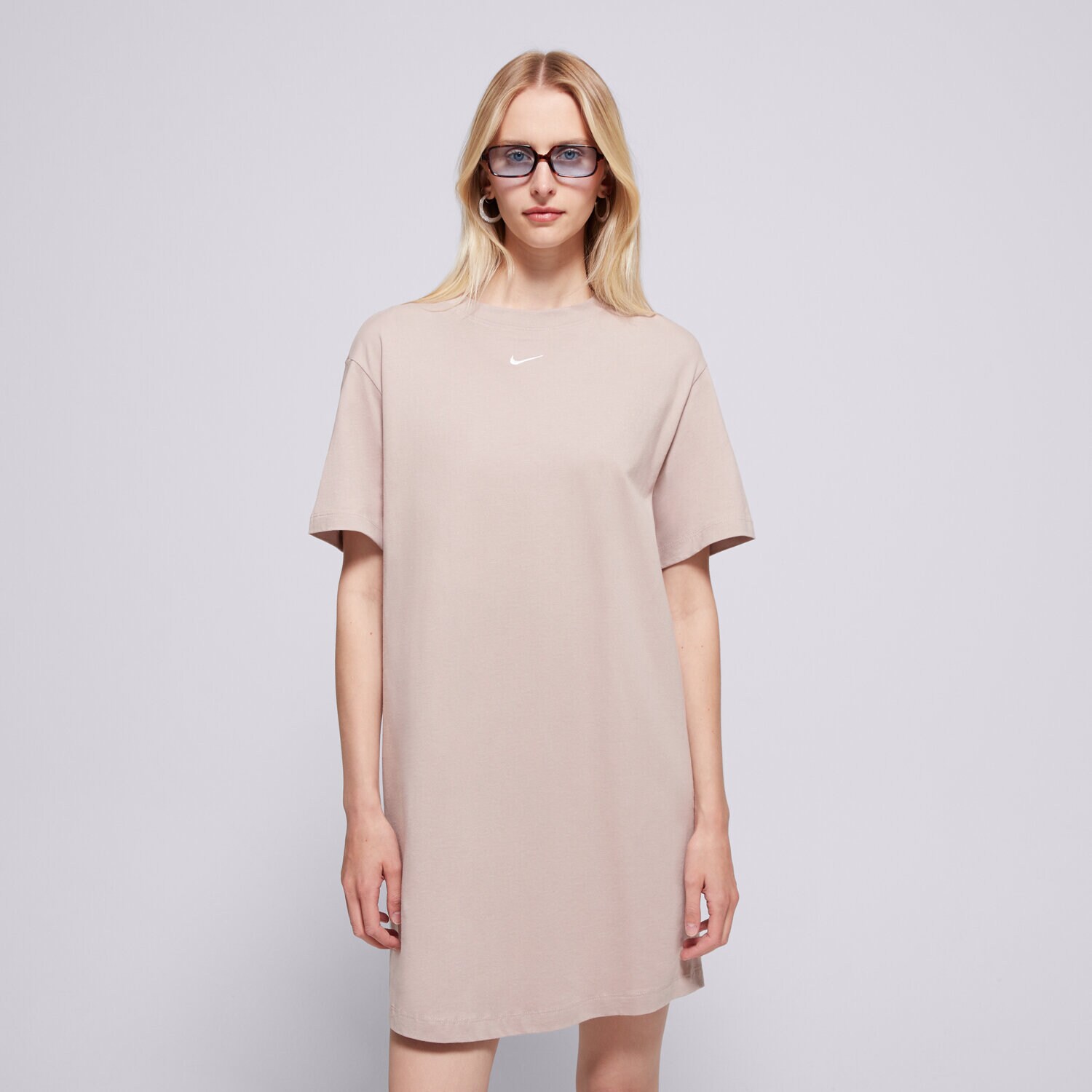 Ženska obleka NIKE OBLEKA W NSW ESSNTL SS TRENIRKAS TSHRT DV7882-272 bež