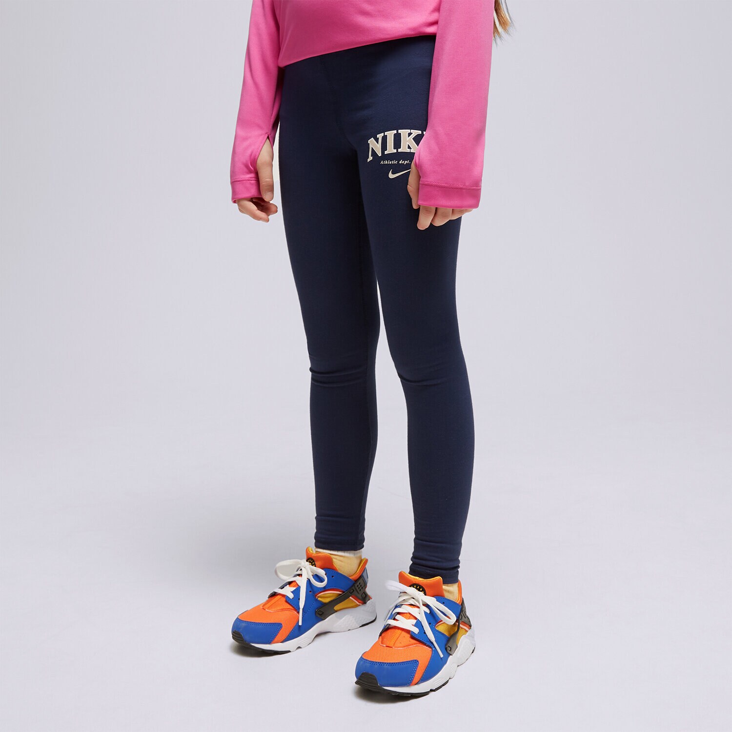 Otroški hlače NIKE HLAČE (G)TREND FAV HW LEG NY/CR PANTS FD0889-410 mornarsko modra
