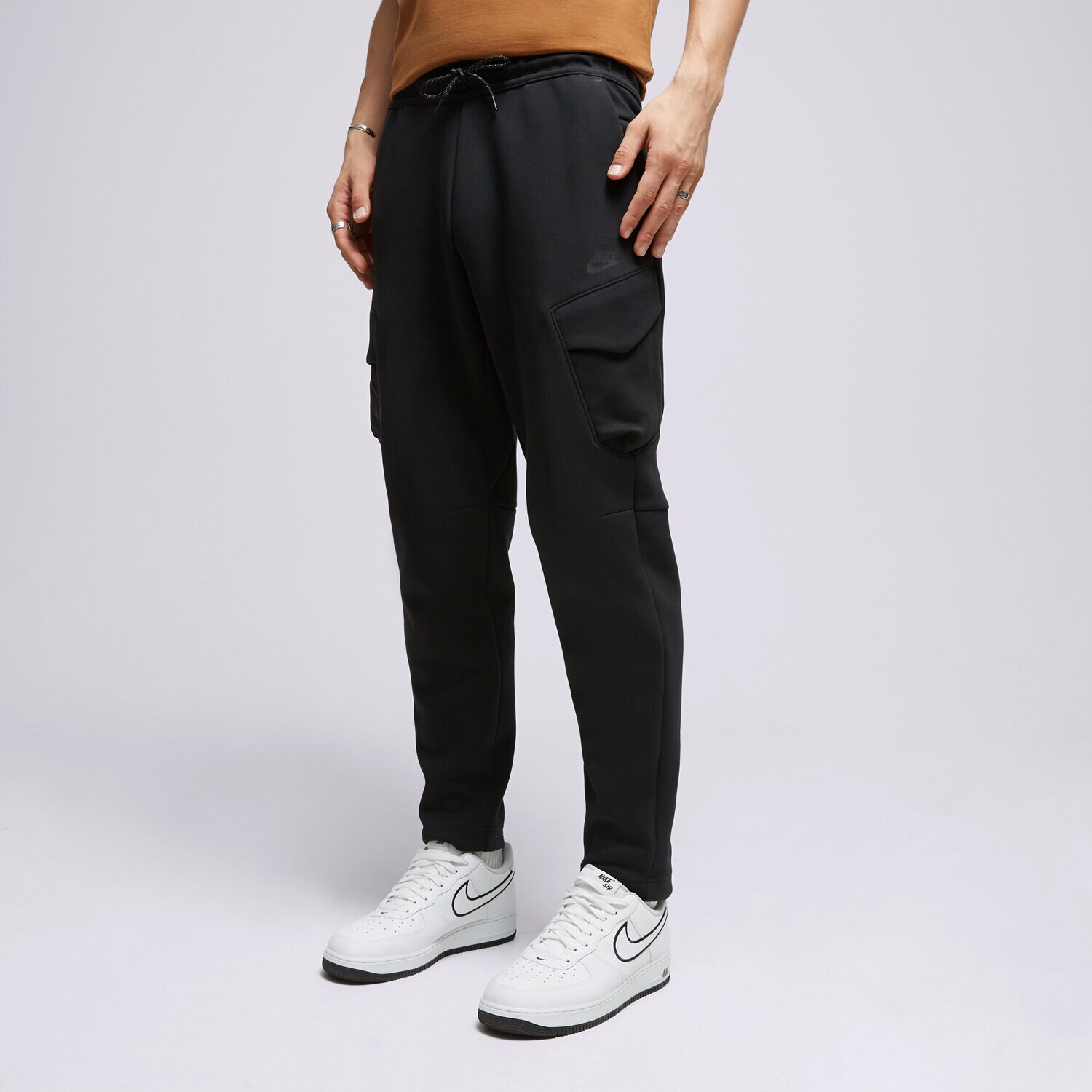 Moški hlače NIKE HLAČE M NSW TECH FLC UTILITY PANT DM6453-010 črna